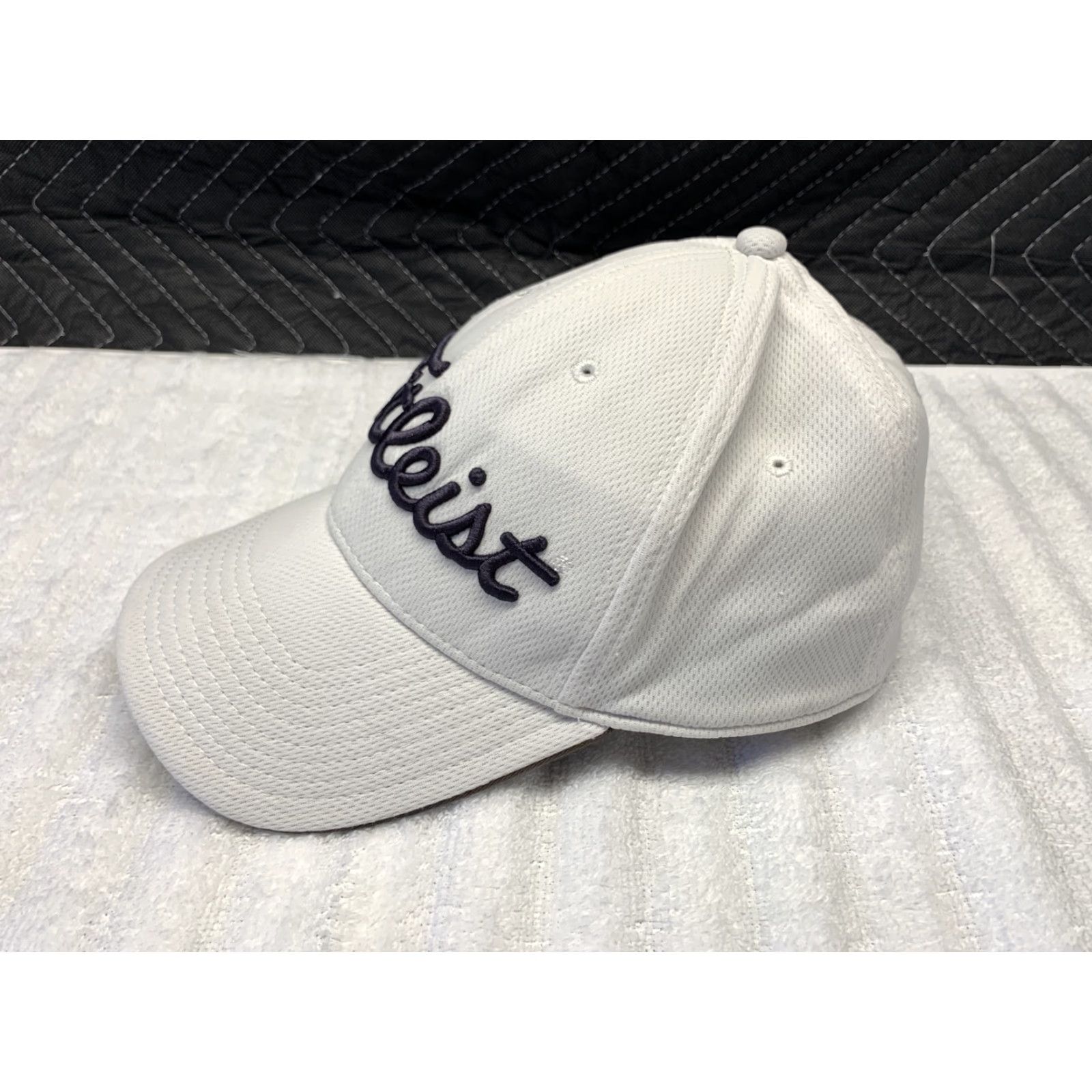 New Era VINTAGE Titleist Golf Cog Hill Dubsdread Baseball Cap - S/M White Unisex Size ONE SIZE - 3 Thumbnail