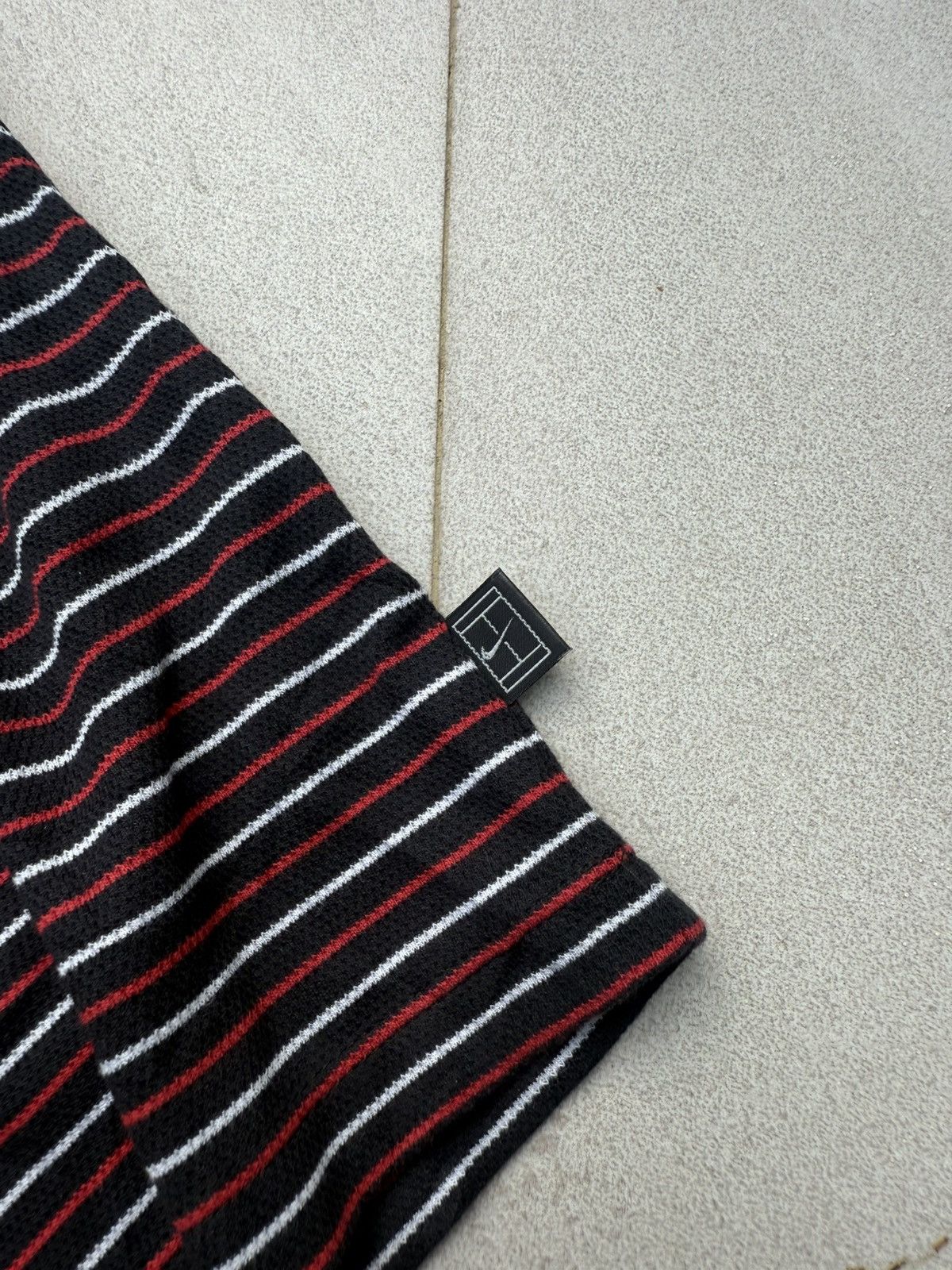 Nike 90’s NIKE COURT RARE SWOOSHLOGO Y2K RETROVINTAGE TEE TSHIRT Size US L / EU 52-54 / 3 - 5 Thumbnail