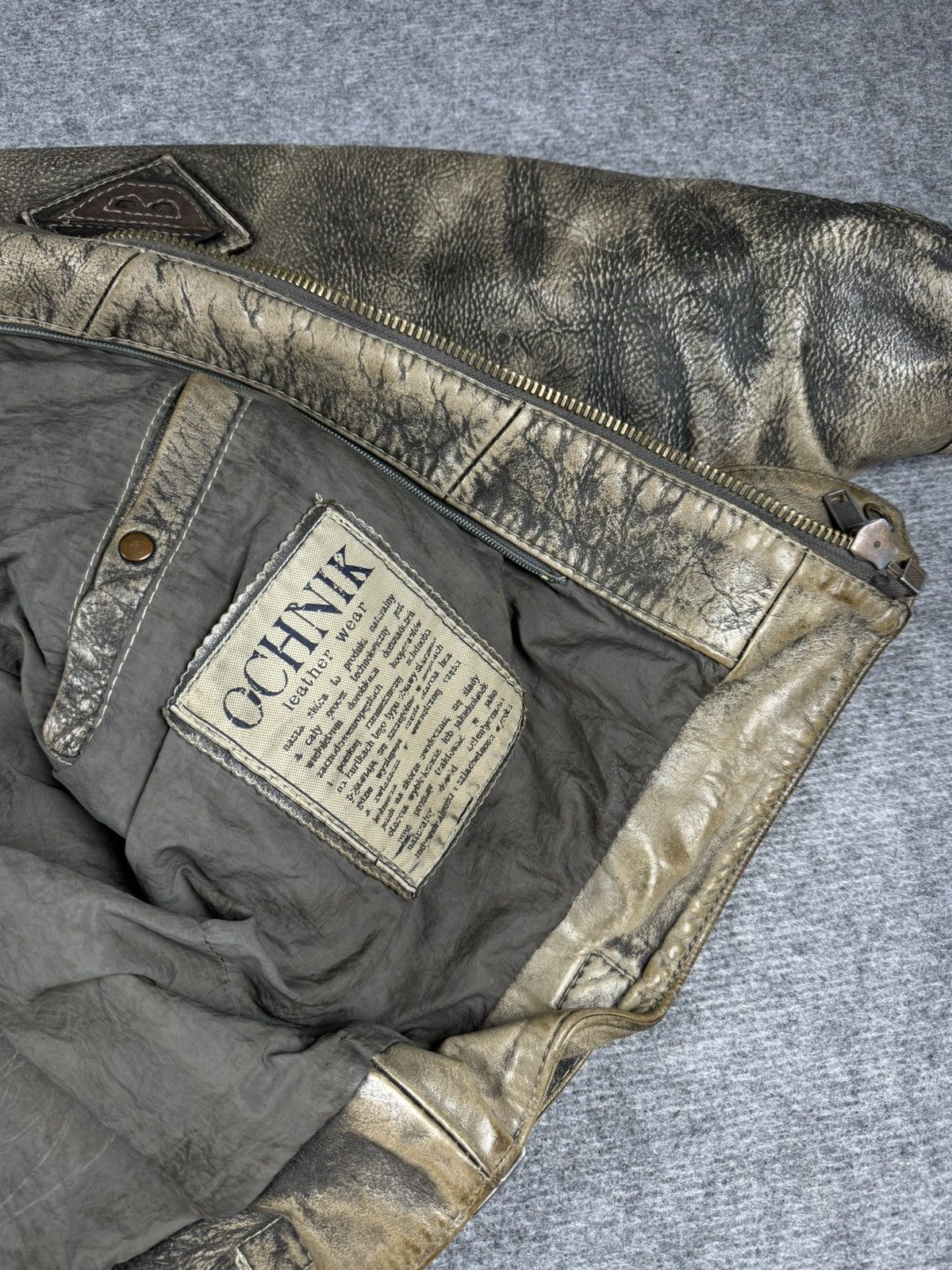 Vintage Vintage distressed leather bomber jacket Size US L / EU 52-54 / 3 - 18 Thumbnail