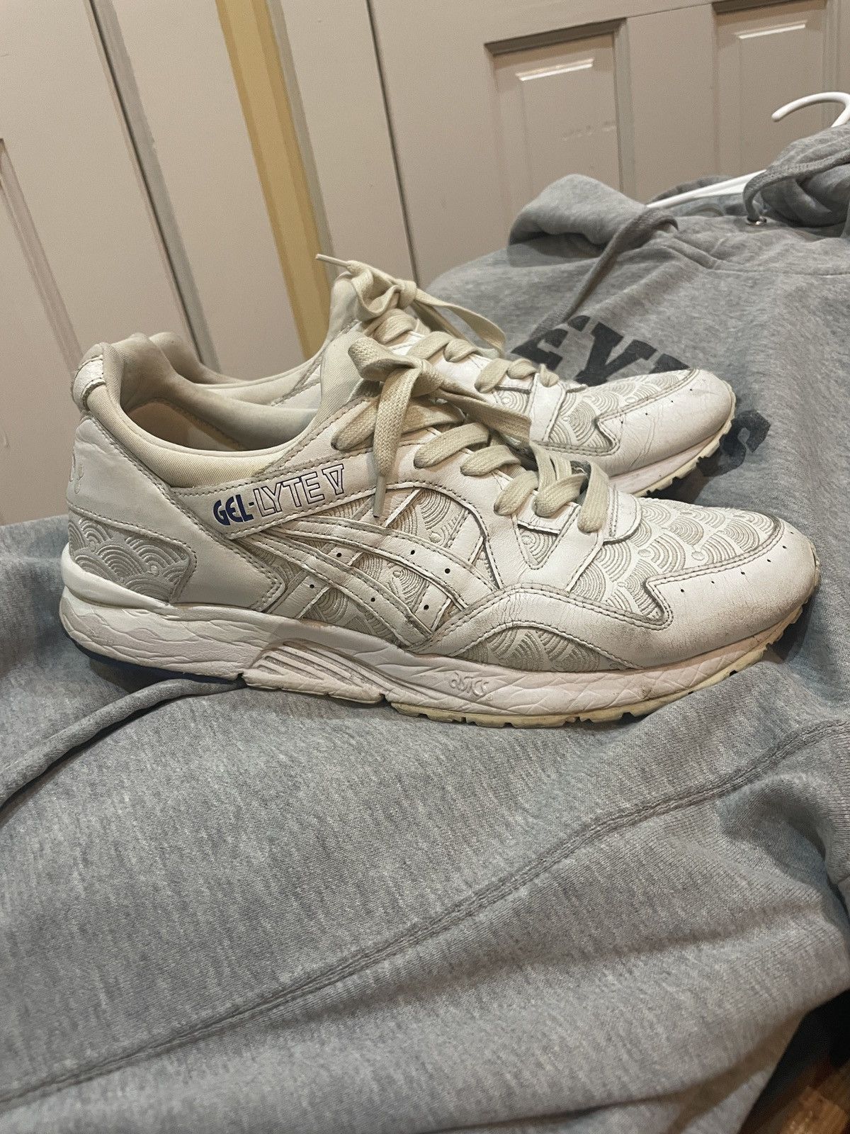 Asics × Colette ASICS Gel-Lyte V x Colette White Yukata Size US 11.5 / EU 44-45 - 2 Thumbnail