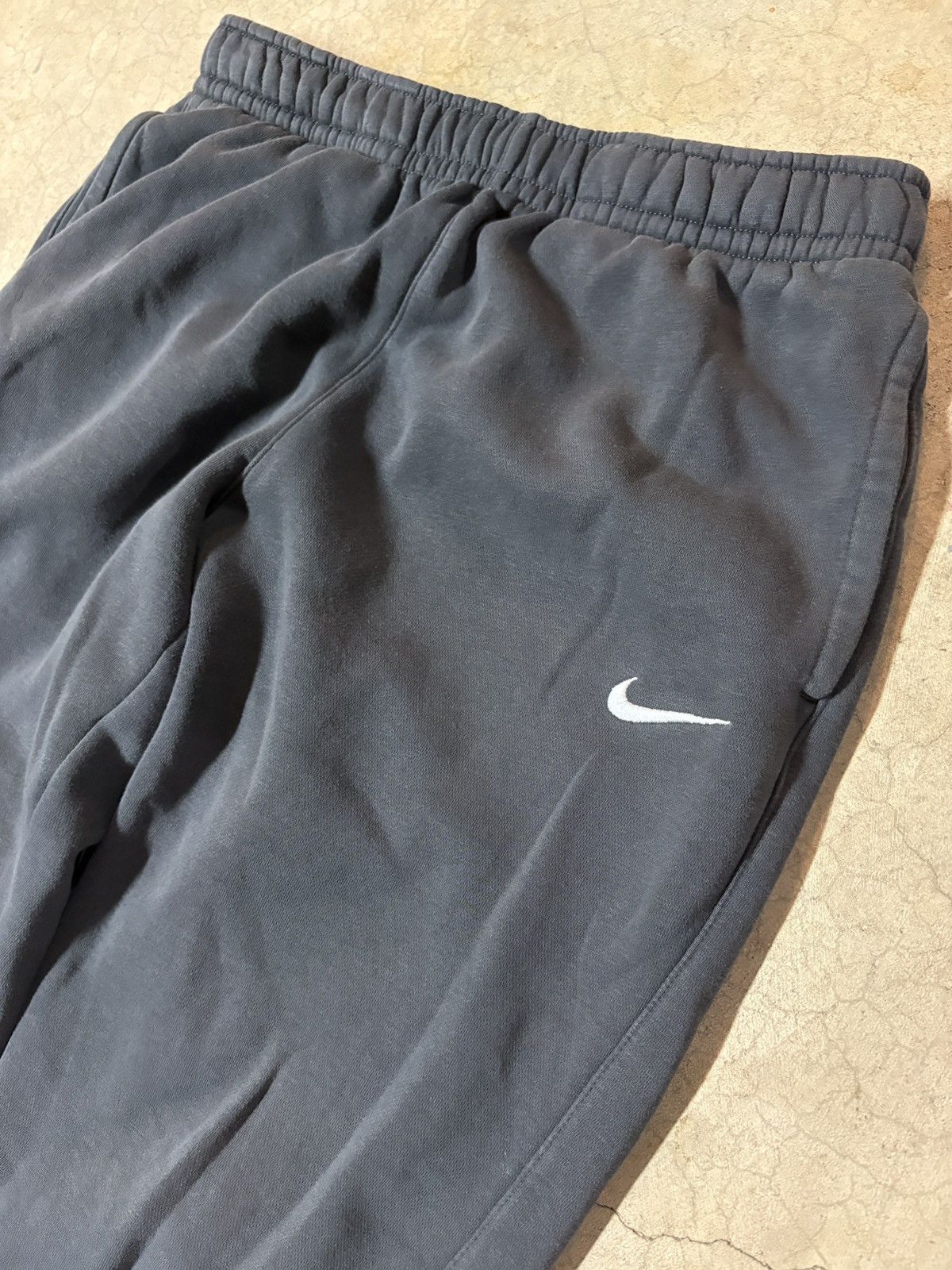 Nike Nike Cuffed Sweatpants Joggers Charcoal Black Gray Small Size US 30 / EU 46 - 2 Thumbnail