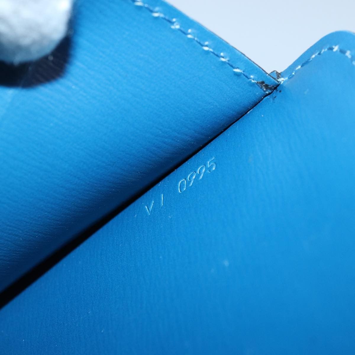 Louis Vuitton LOUIS VUITTON Epi Capuchin Shoulder Bag Blue M52345 Size ONE SIZE - 12 Thumbnail