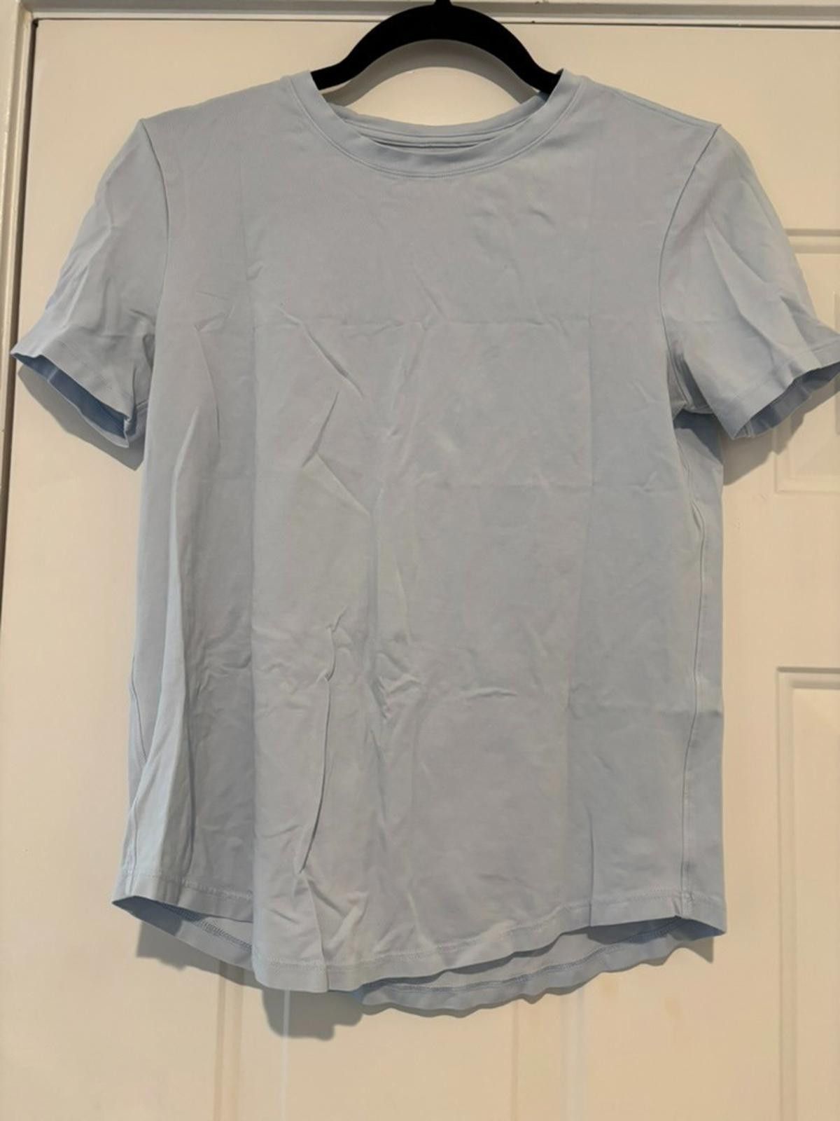 Lululemon Womens sz 4 Lululemon light blue t shirt #153 Size S / US 4 / IT 40 - 1 Thumbnail