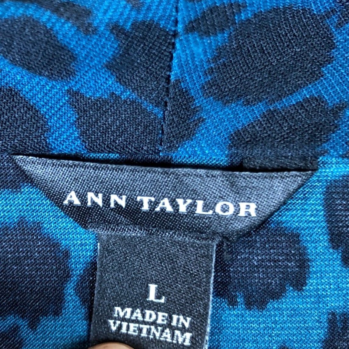 Ann Taylor VINTAGE Ann Taylor Womens Blouse Blue Black Ruched Wrap Plunge Neck Stretch Large Shirt Womens Boho Workwear New to N/A Size L / US 10 / IT 46 - 6 Thumbnail