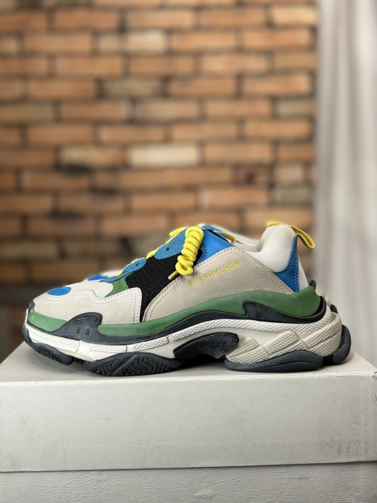 Balenciaga BALENCIAGA SS19 OG TRIPLE S ORIGINAL TRAINERS SNEAKERS Size US 9 / EU 42 - 4 Thumbnail