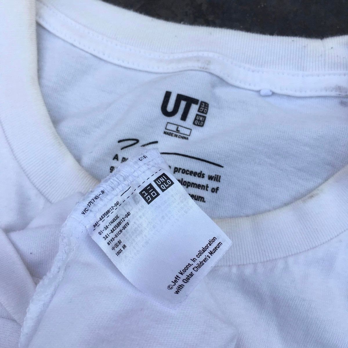 Uniqlo RARE ‼️ Jeff Koons Size US L / EU 52-54 / 3 - 5 Thumbnail
