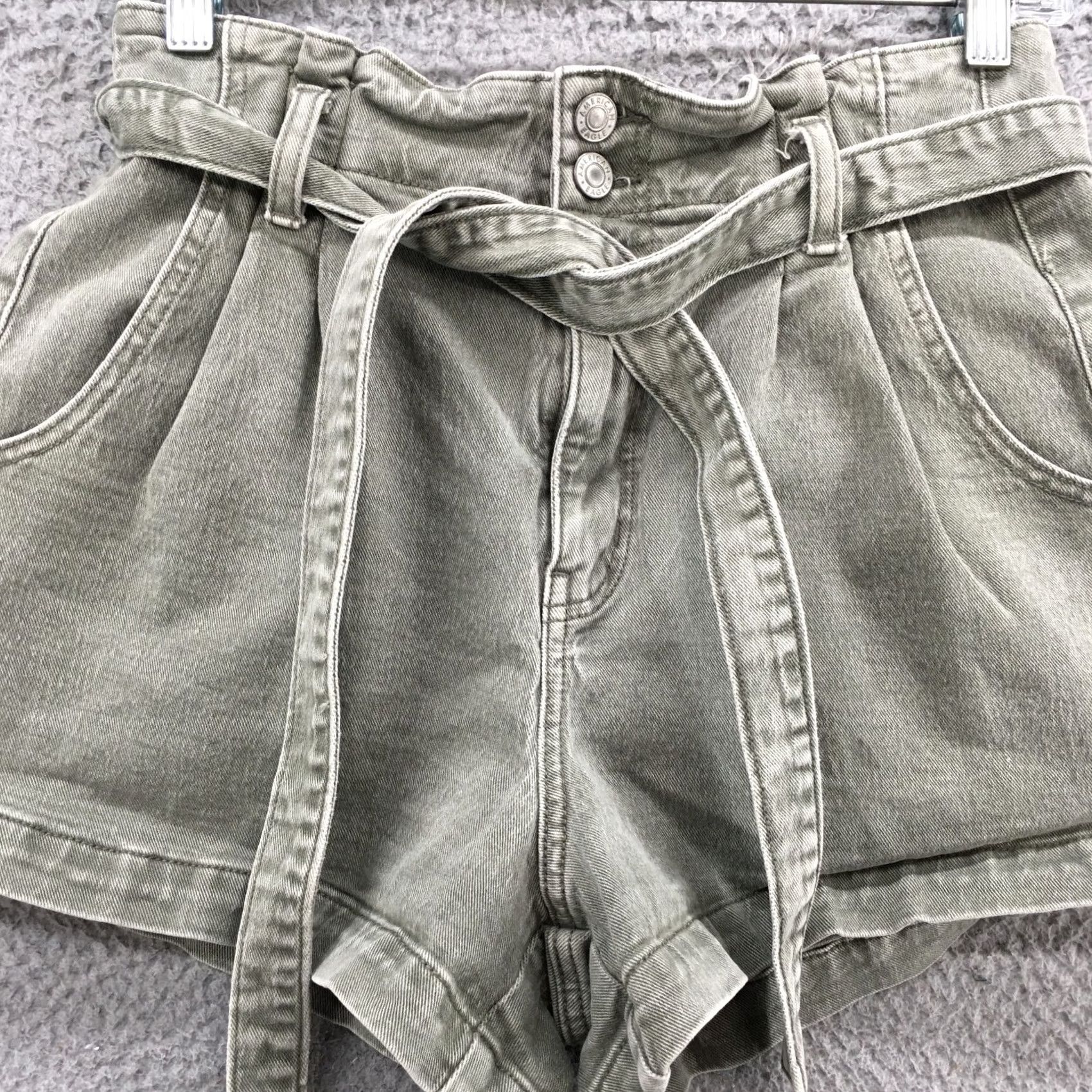 American Eagle Outfitters American Eagle Outfitters Mom Short Womens 6 Green Belted Zip Fly Denim 27X3 3 Inseam Regular Rise Front Pleated Belted 5-Pocket Women Pants Shorts尺 Size 28" / US 6 / IT 42 - 2 Thumbnail
