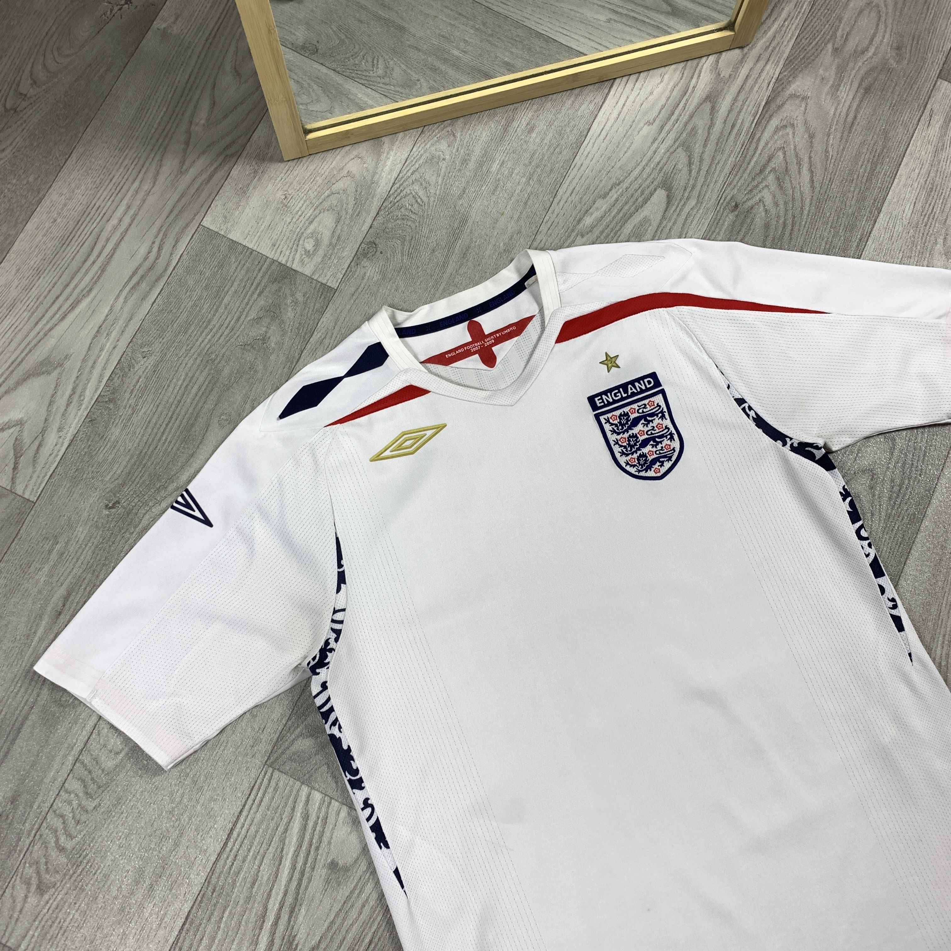 Umbro Vintage Umbro England Football Jersey 2007-2009 Tee Shirt Size US L / EU 52-54 / 3 - 4 Thumbnail