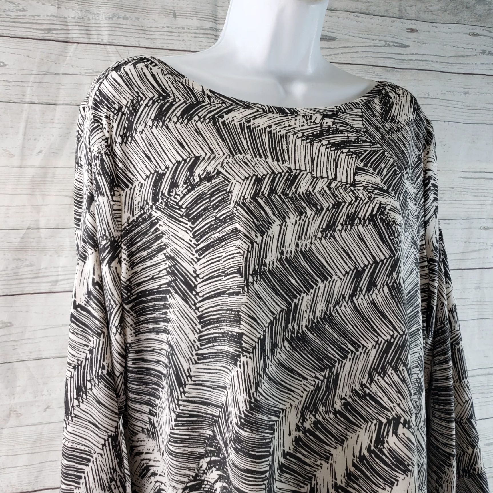 Vintage Chico's Easywear Womens Top L Gray White 3/4 Sleeve Blouse Pullover Size L / US 10 / IT 46 - 2 Thumbnail
