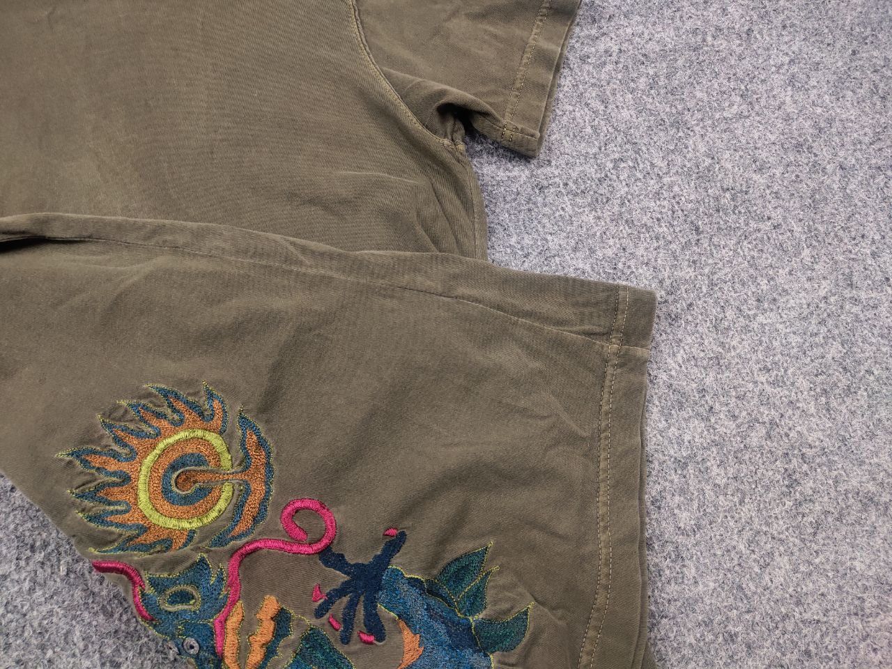 Maharishi Vintage Maharishi Japan Dragon Overprint Embroidered T-shirt Size US S / EU 44-46 / 1 - 14 Thumbnail