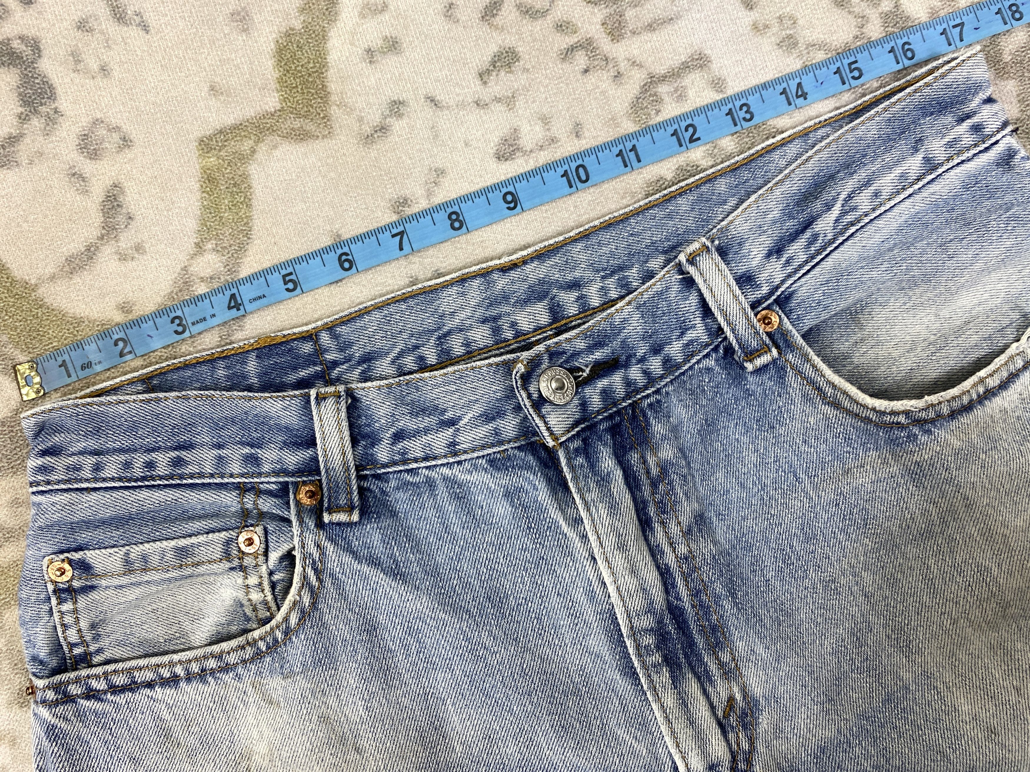 Levi's Vintage Levi's 560 Light Wash Denim 34 x 29 -JN500 Size US 34 / EU 50 - 5 Thumbnail