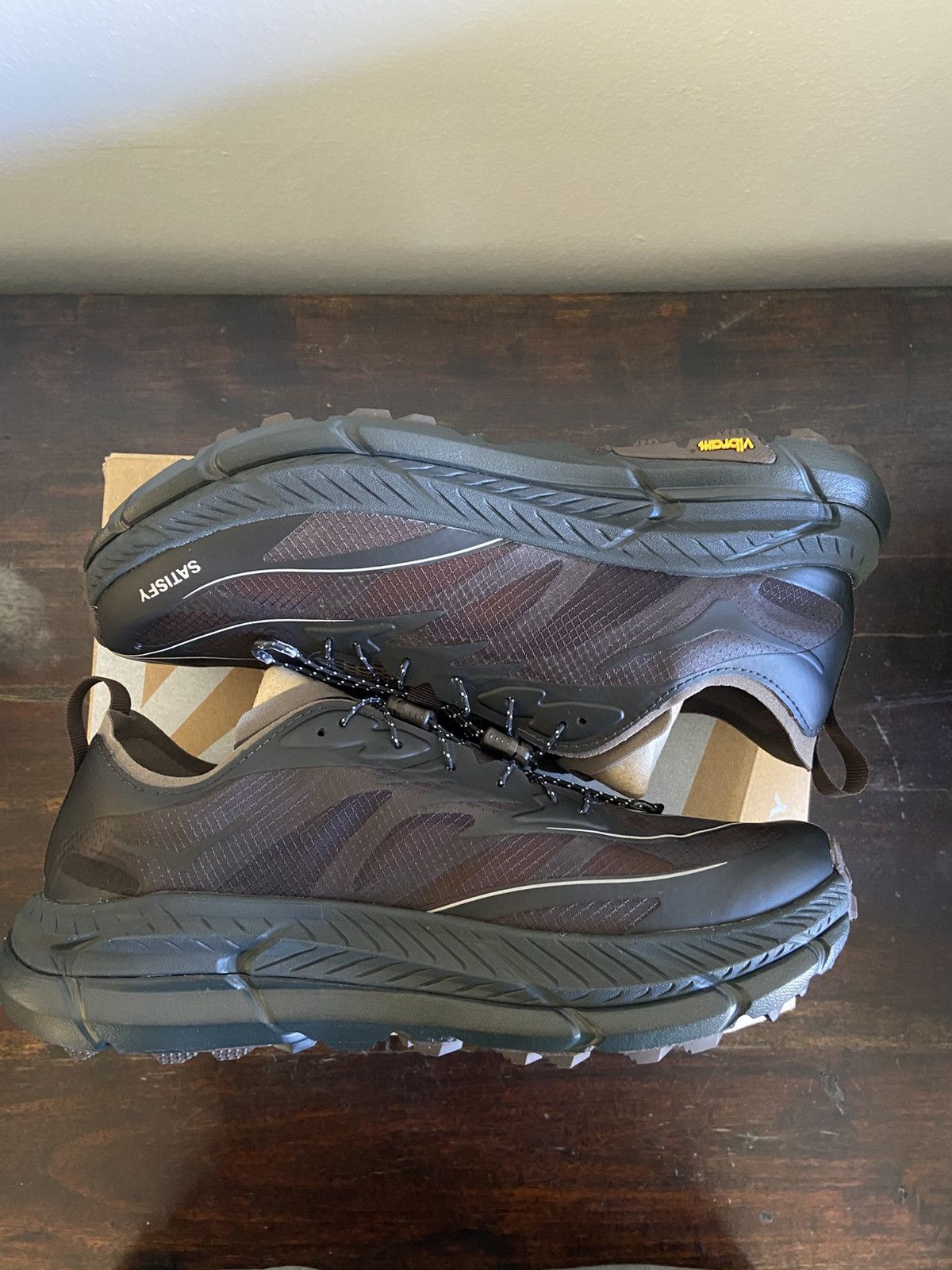 Hoka × Satisfy Hoka Satisfy Mafate Trail Coffee Size US 9.5 / EU 42-43 - 2 Thumbnail