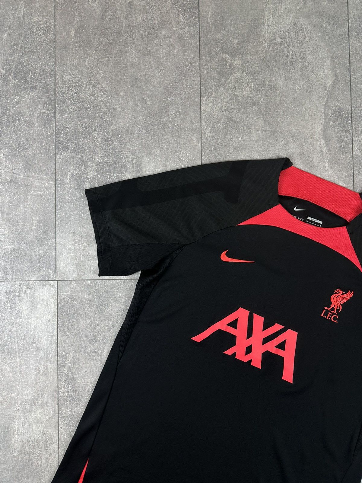 Nike Nike Liverpool FC Strike Performance Training Soccer Jersey Size US L / EU 52-54 / 3 - 4 Thumbnail