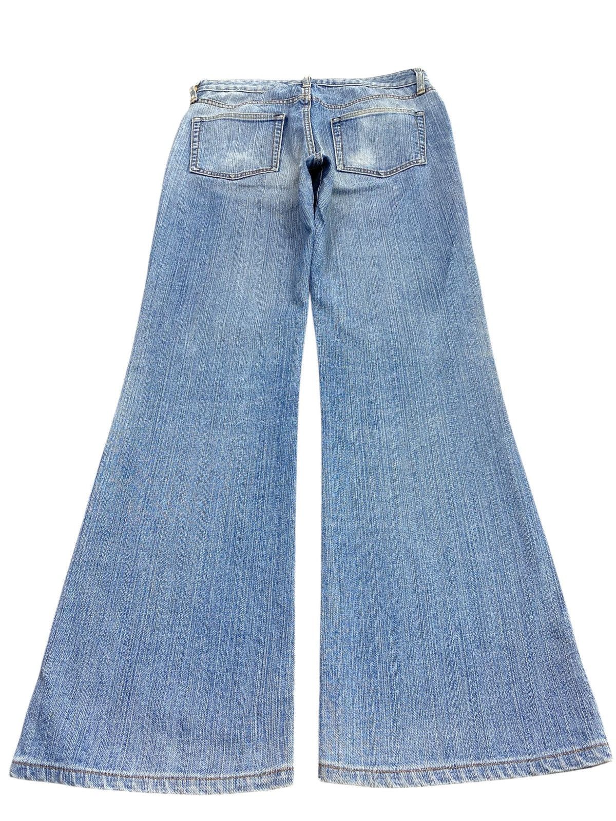 Uniqlo UNIQLO Faded Blue Wash Style Flare Jeans Size US 30 / EU 46 - 3 Thumbnail