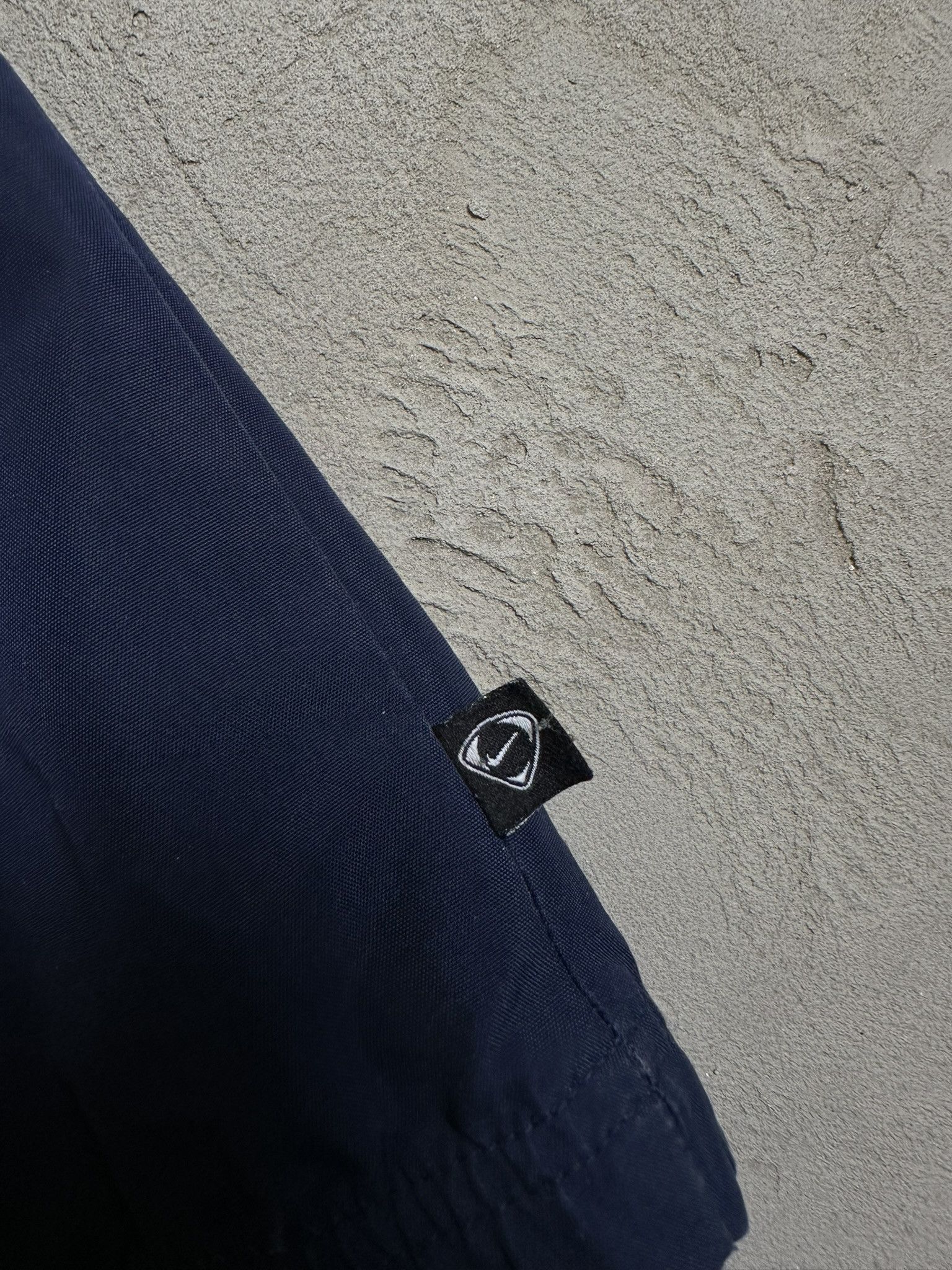 Nike 00s Vintage Nike Tracksuit Zip Boxy Nylon Jacket Size US L / EU 52-54 / 3 - 13 Thumbnail
