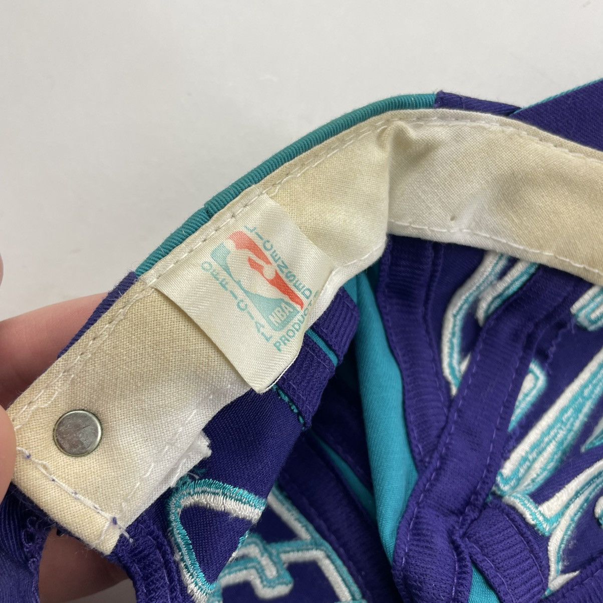 NBA × The Game × Vintage Vintage 90s Charlotte Hornets Spellout Hat The Game NBA 335 Size ONE SIZE - 9 Thumbnail