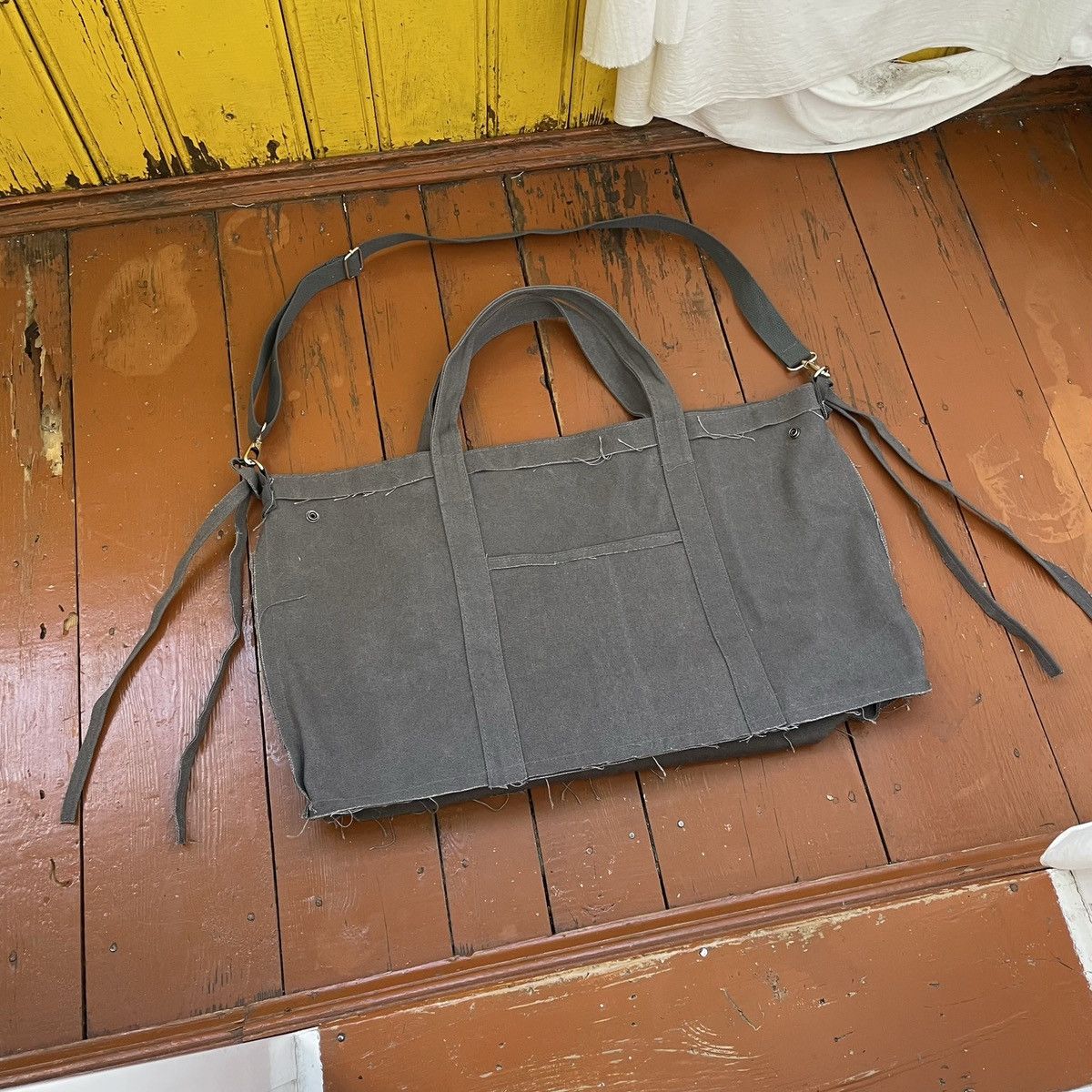 Japanese Brand × Vintage 🕸🕷 Vintage Sling Crossbody Bag Size ONE SIZE - 12 Thumbnail