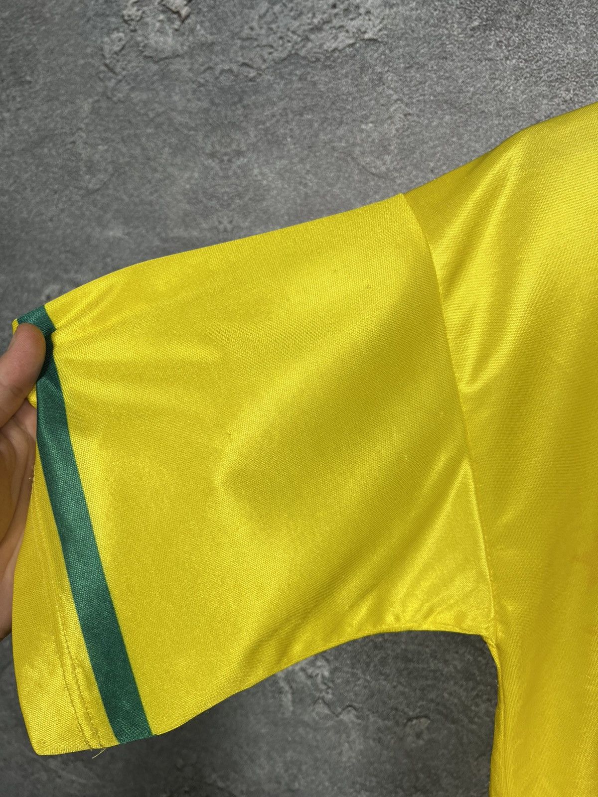 Vintage Vintage 90s Perola Brazil #11 Jersey T-shirt Size US L / EU 52-54 / 3 - 8 Thumbnail