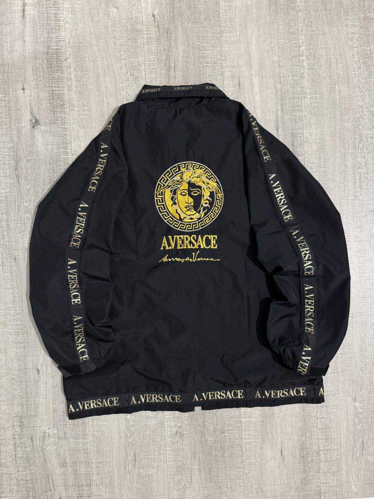 Versace Vintage versace windbreaker taped jacket Size US M / EU 48-50 / 2 - 7 Thumbnail