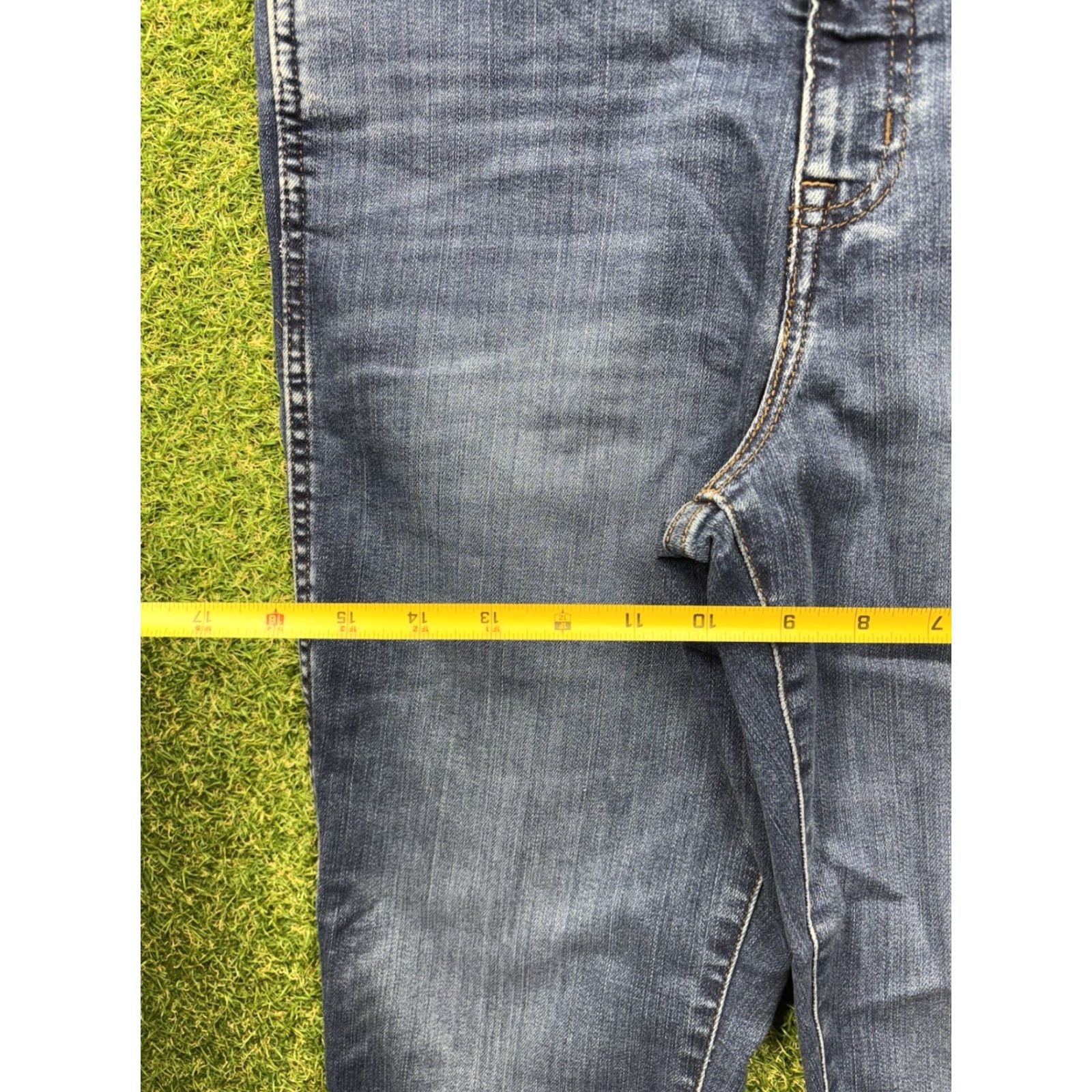 Denime Kirkland Signature Jeans Womens 14 High-Rise Skinny Fit Medium Wash Denim NWT Blue 5-Pocket Style Slim Regular Jeans Womens 14 Kirkland Signature Size 36" / US 14 / IT 50 - 3 Thumbnail