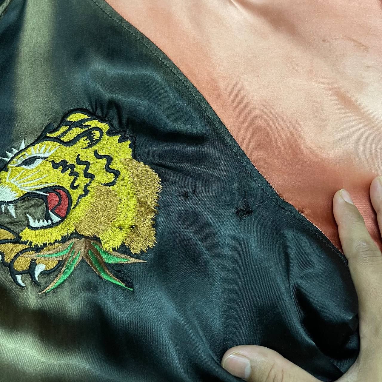 Japanese Brand Vintage Sukajan Souvenir Jacket Dragon Tiger Satin Faded Size US L / EU 52-54 / 3 - 8 Thumbnail
