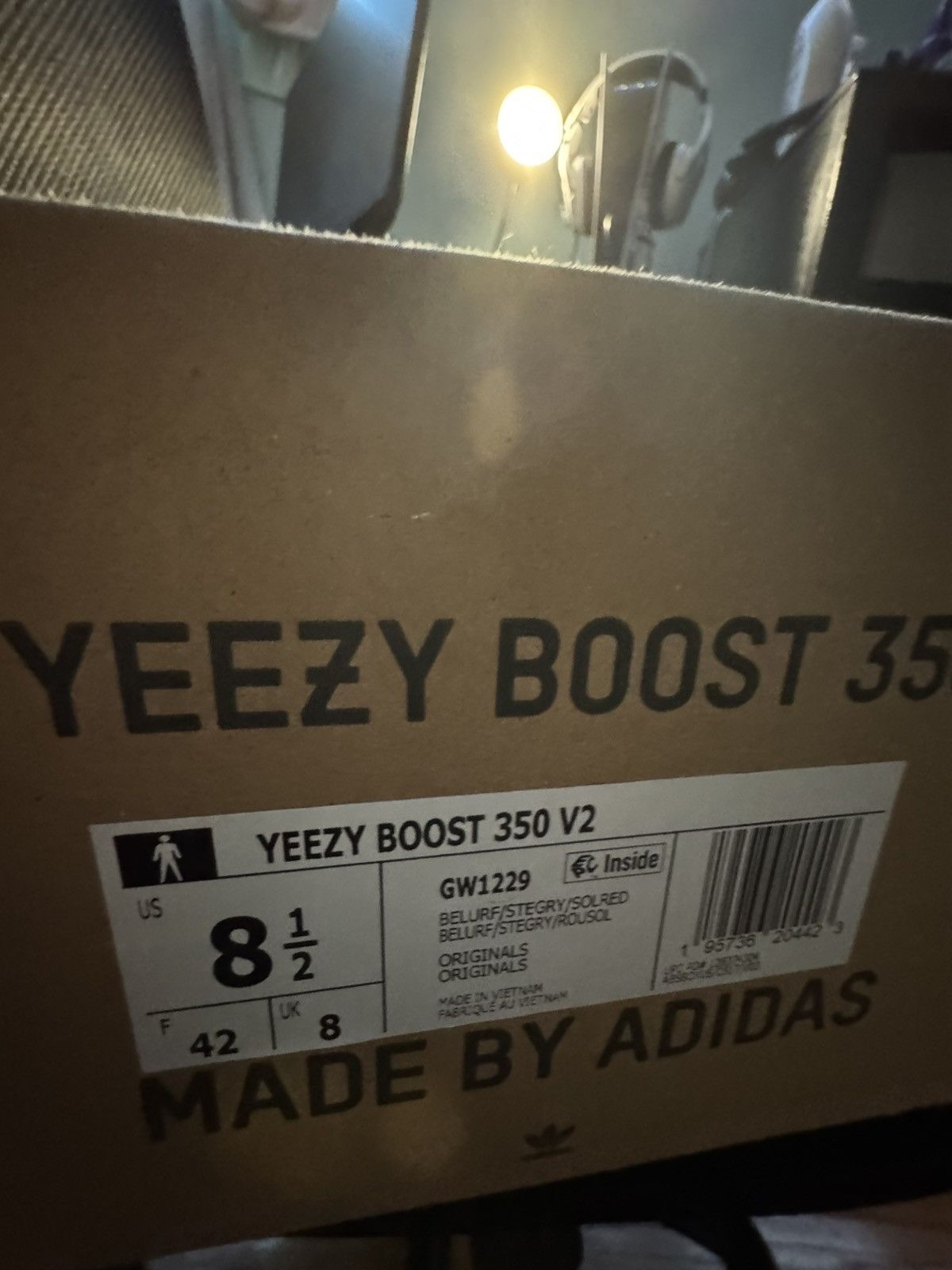 Adidas × Yeezy Yeezy 350 v2 beluga Size US 8.5 / EU 41-42 - 6 Thumbnail