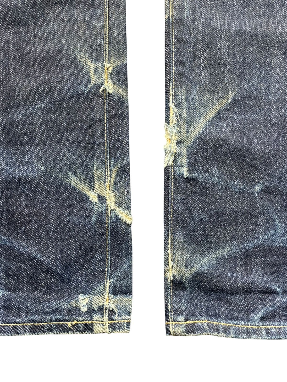 Uniqlo Vintage Japanese Uniqlo Mud Wash Distress Loose Jeans Size US 31 - 3 Thumbnail
