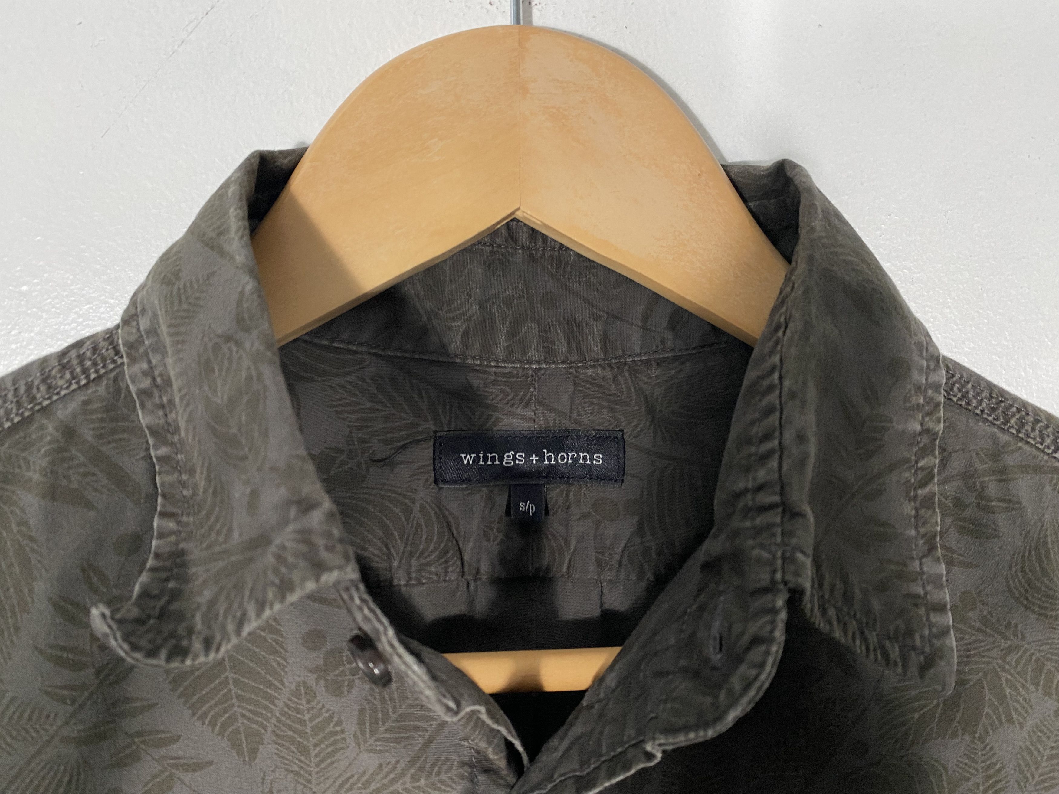 Wings + Horns Wings + Horns Floral Print Long Sleeve Button up Shirt Gray Size US S / EU 44-46 / 1 - 4 Thumbnail