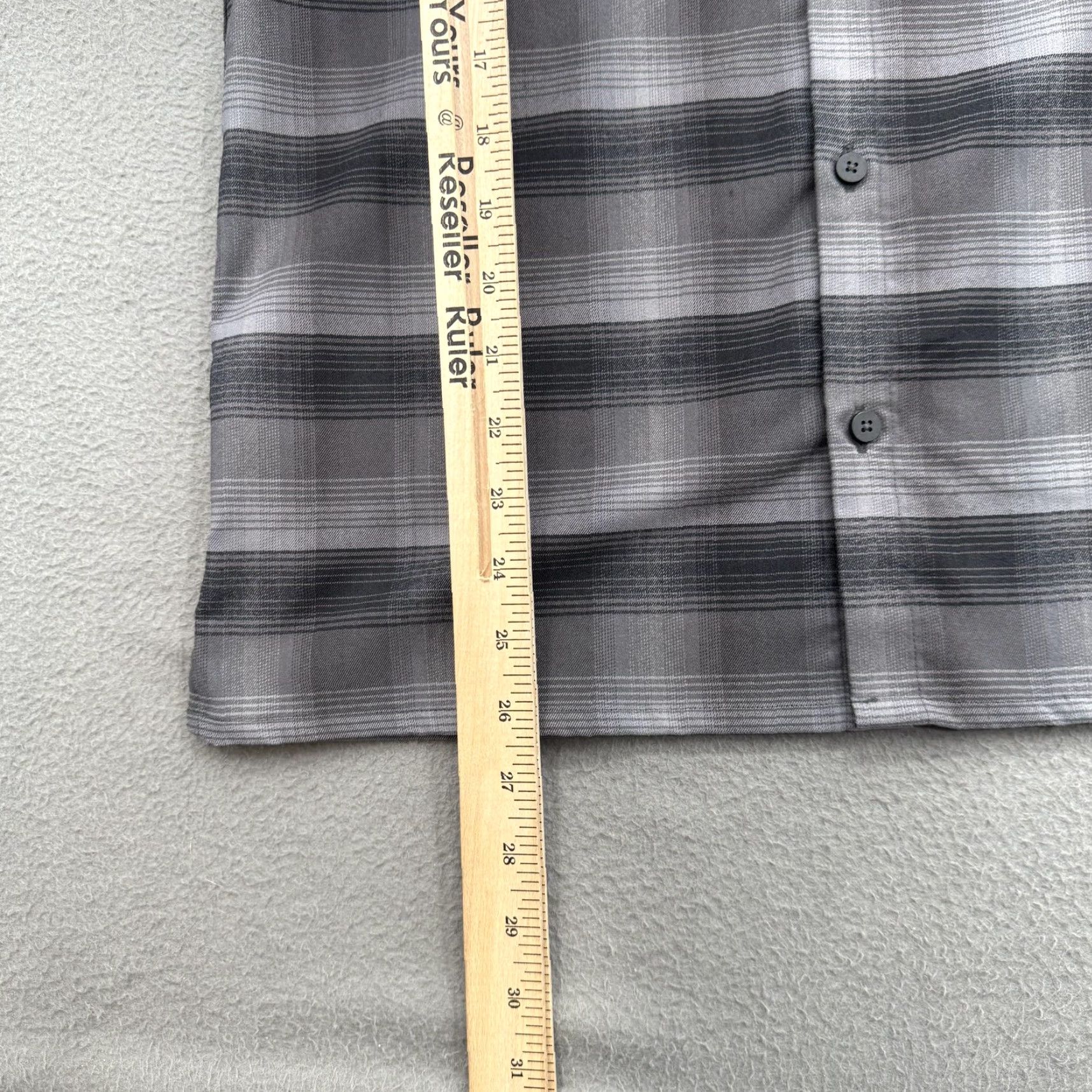 Lululemon Lululemon Shirt Mens Large Gray Plaid Button Up Long Sleeve Performance Stretch Size US L / EU 52-54 / 3 - 5 Thumbnail