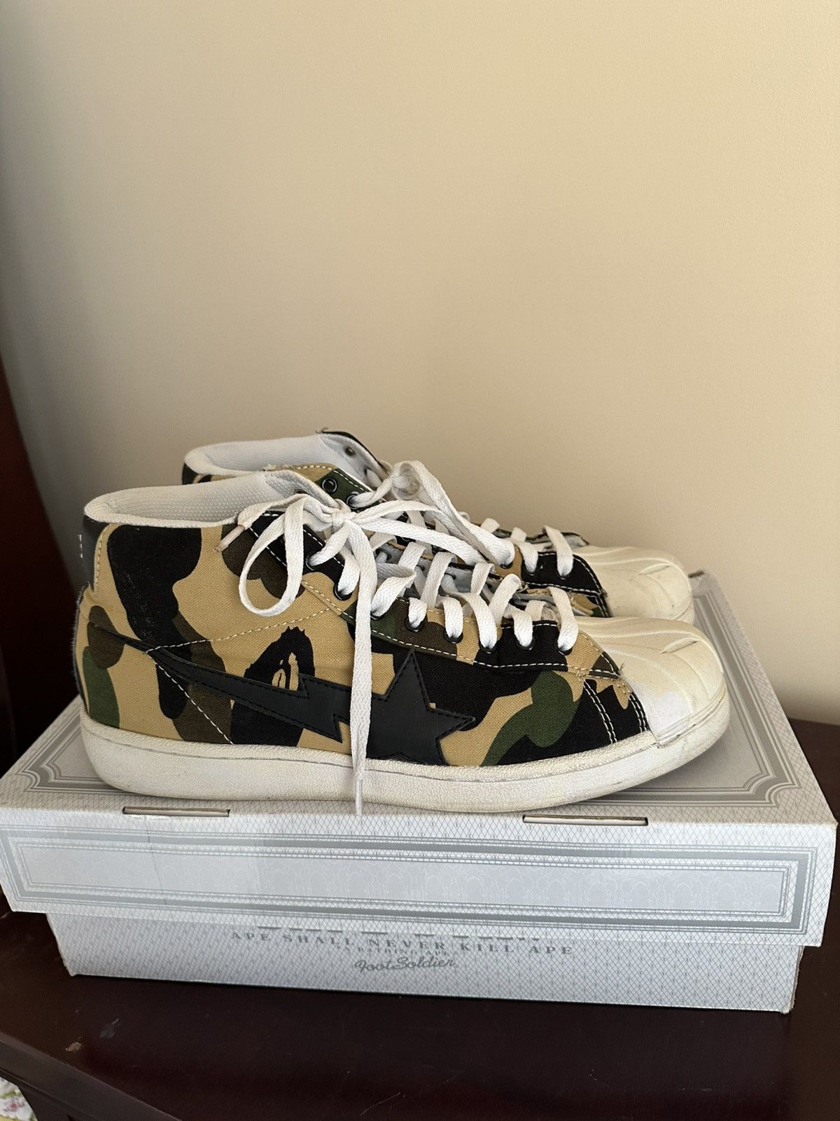 Bape 1st Camo Skullsta Hi Size US 11 / EU 44 - 8 Thumbnail