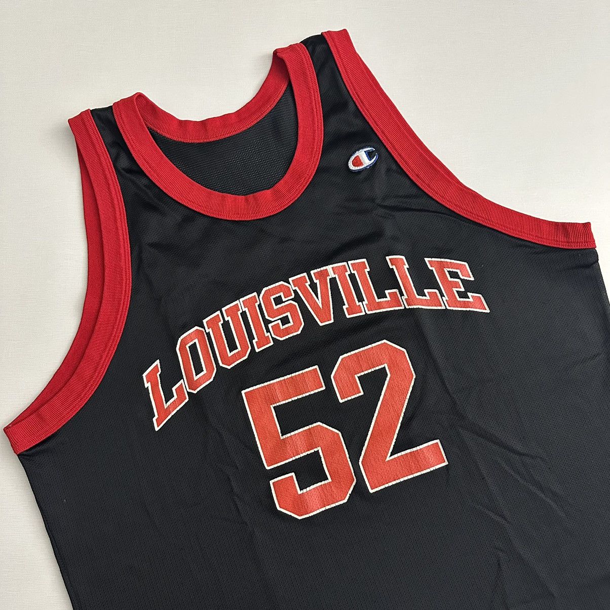 Champion × NCAA × Vintage Vintage Louisville Cardinals Samaki Walker Champion Jersey Size US XL / EU 56 / 4 - 6 Thumbnail