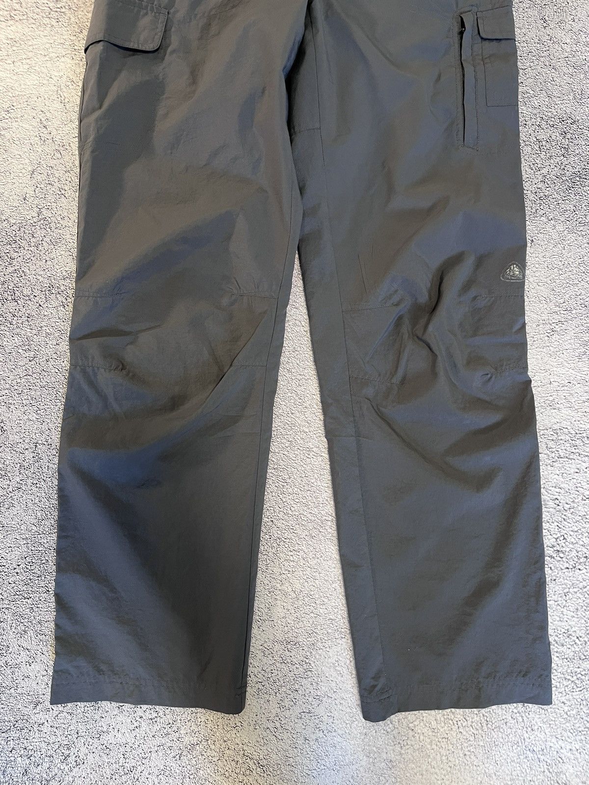 Nike ACG NIKE ACG Mens Pants Vintage Cargo Polyester Made In India Size US 32 / EU 48 - 3 Thumbnail