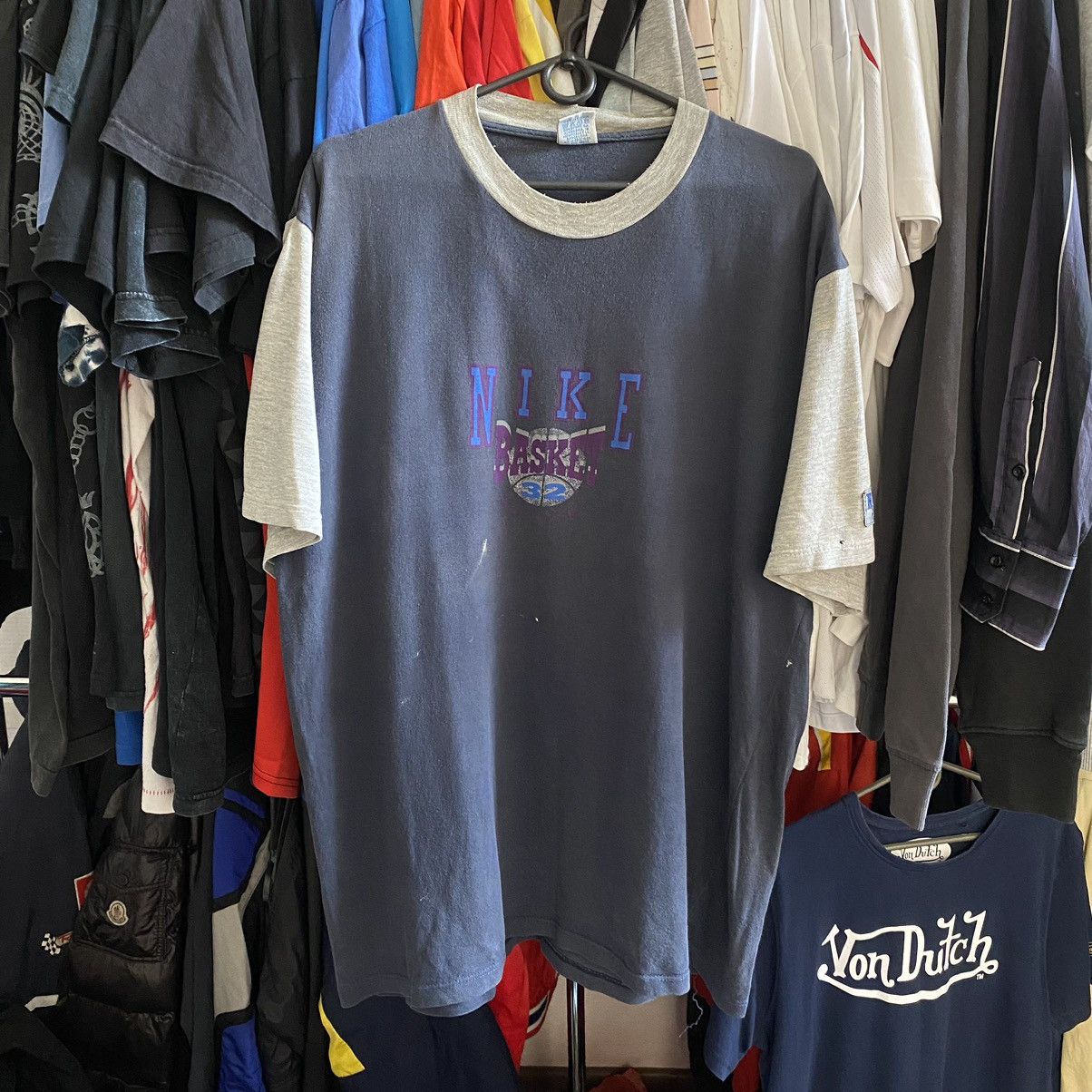 Vintage Vintage Nike Basketball Big Centre logo 90’s tee Size US XL / EU 56 / 4 - 1 Thumbnail
