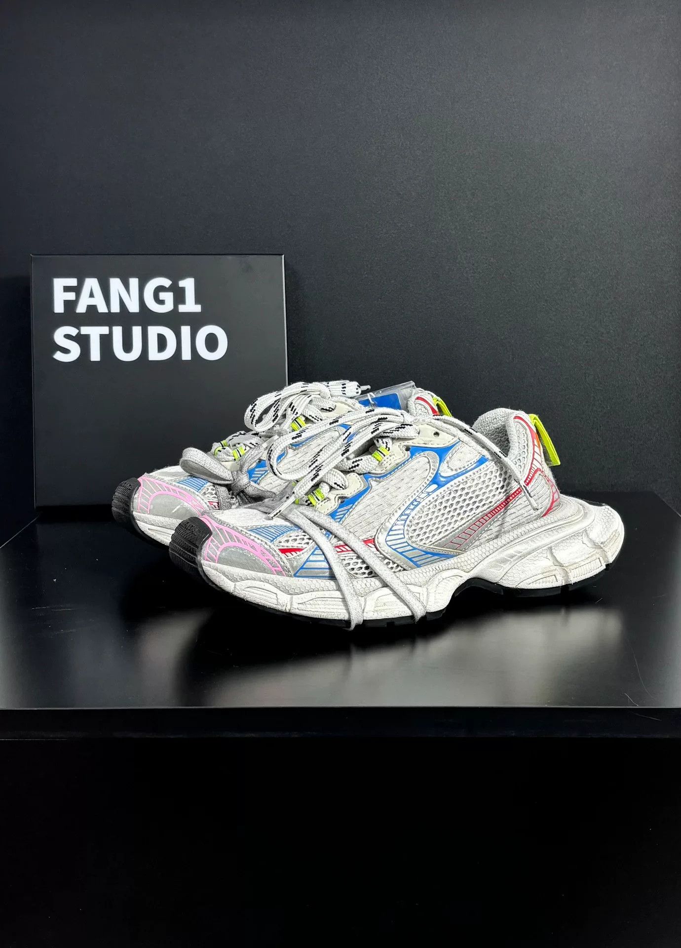 Balenciaga Balenciaga Rainbow Multi Lowtop Sneakers us_6 Women Size US 6 / IT 36 - 1 Thumbnail