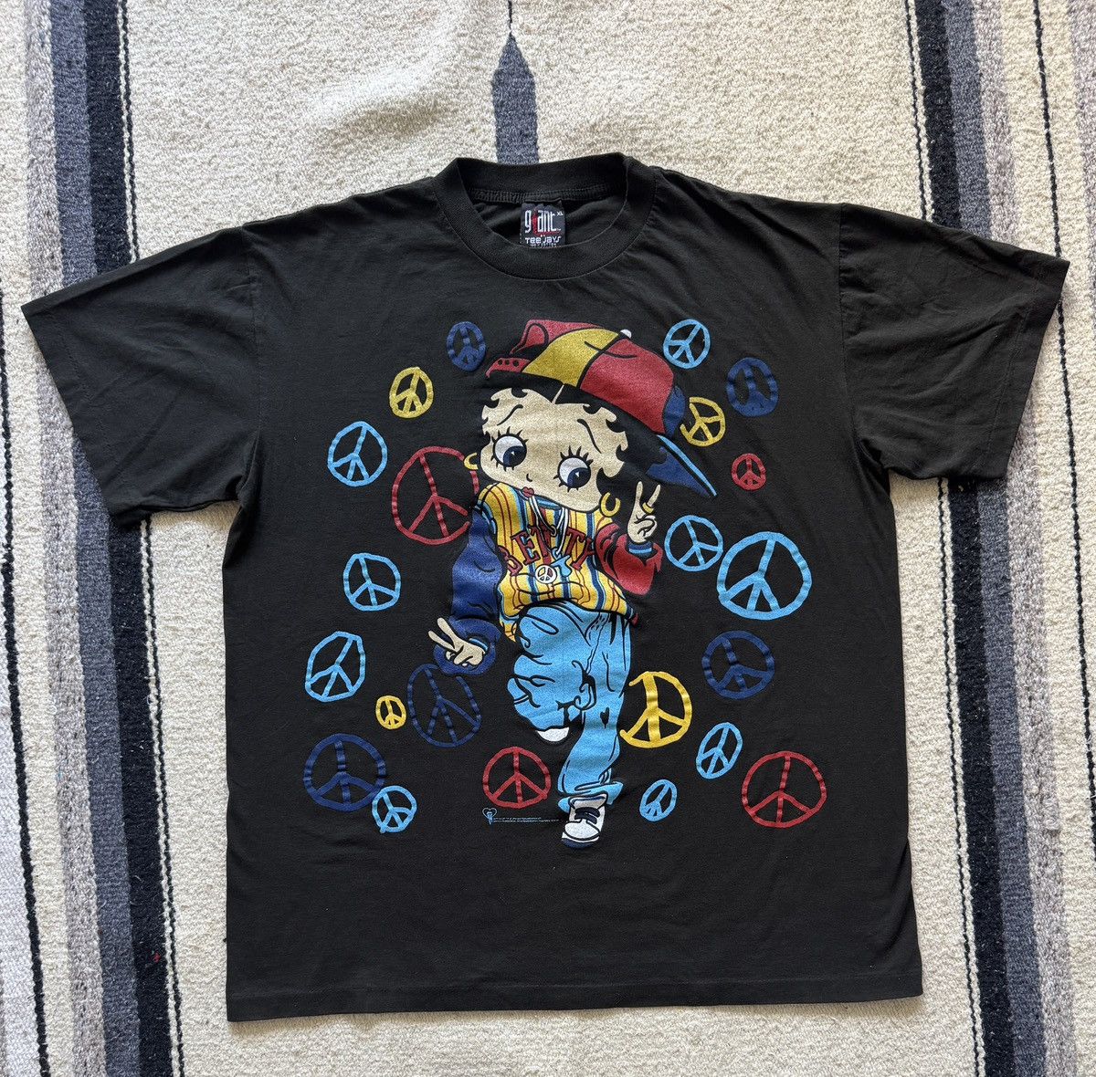 Giant Vintage 90s Betty Boop Hip Hop AOP Peace T-Shirt GIANT XL Size US XL / EU 56 / 4 - 1 Thumbnail
