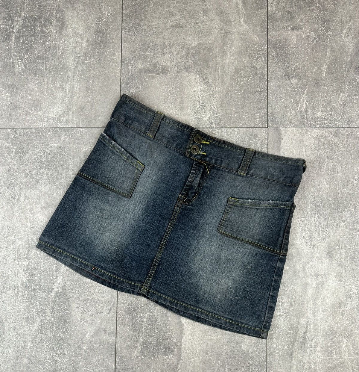 Von Dutch Womens Von Dutch Retro Overprint Logo Mini Skirt Size 30" / US 8 / IT 44 - 7 Thumbnail