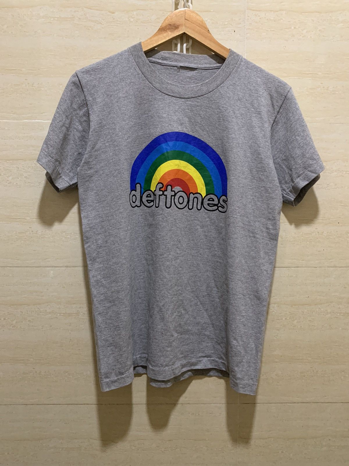 Band Tees vintage deftones rainbow logo tshirt Size US S / EU 44-46 / 1 - 1 Thumbnail