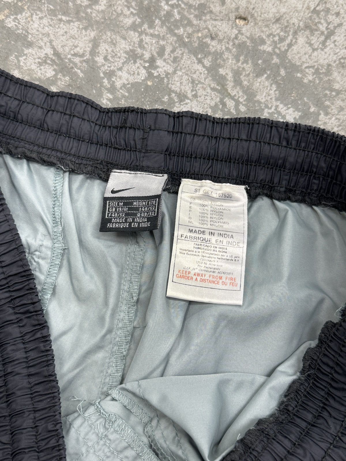 Nike Nike Vintage Zip Shorts Size US 31 - 4 Thumbnail