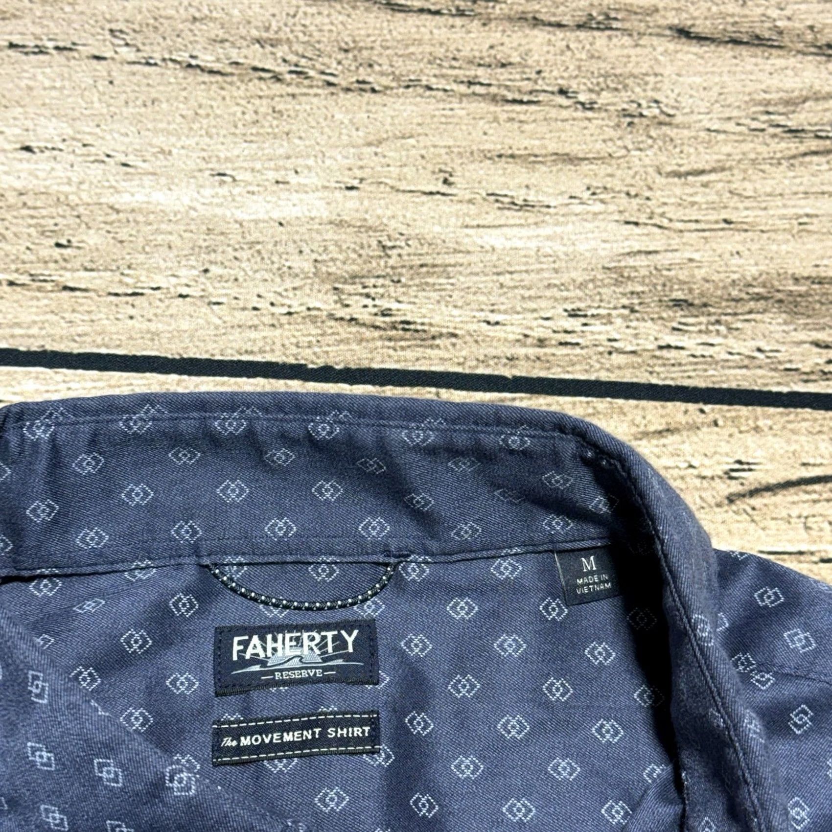 Faherty Faherty Movement Button-Up Shirt Mens M Blue Geometric Long Sleeve Regular Fit, Woven Cotton Blend Size US L / EU 52-54 / 3 - 4 Thumbnail