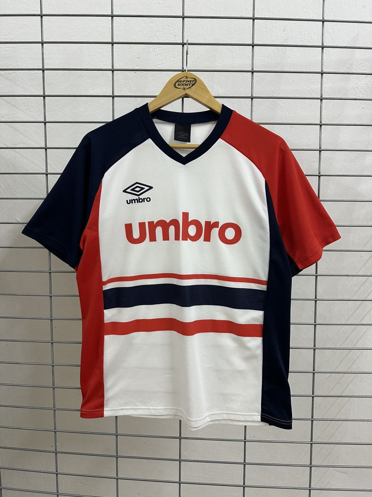 Umbro Rare Vintage Umbro Thailand Colourway Jersey By Descente Size US M / EU 48-50 / 2 - 1 Thumbnail
