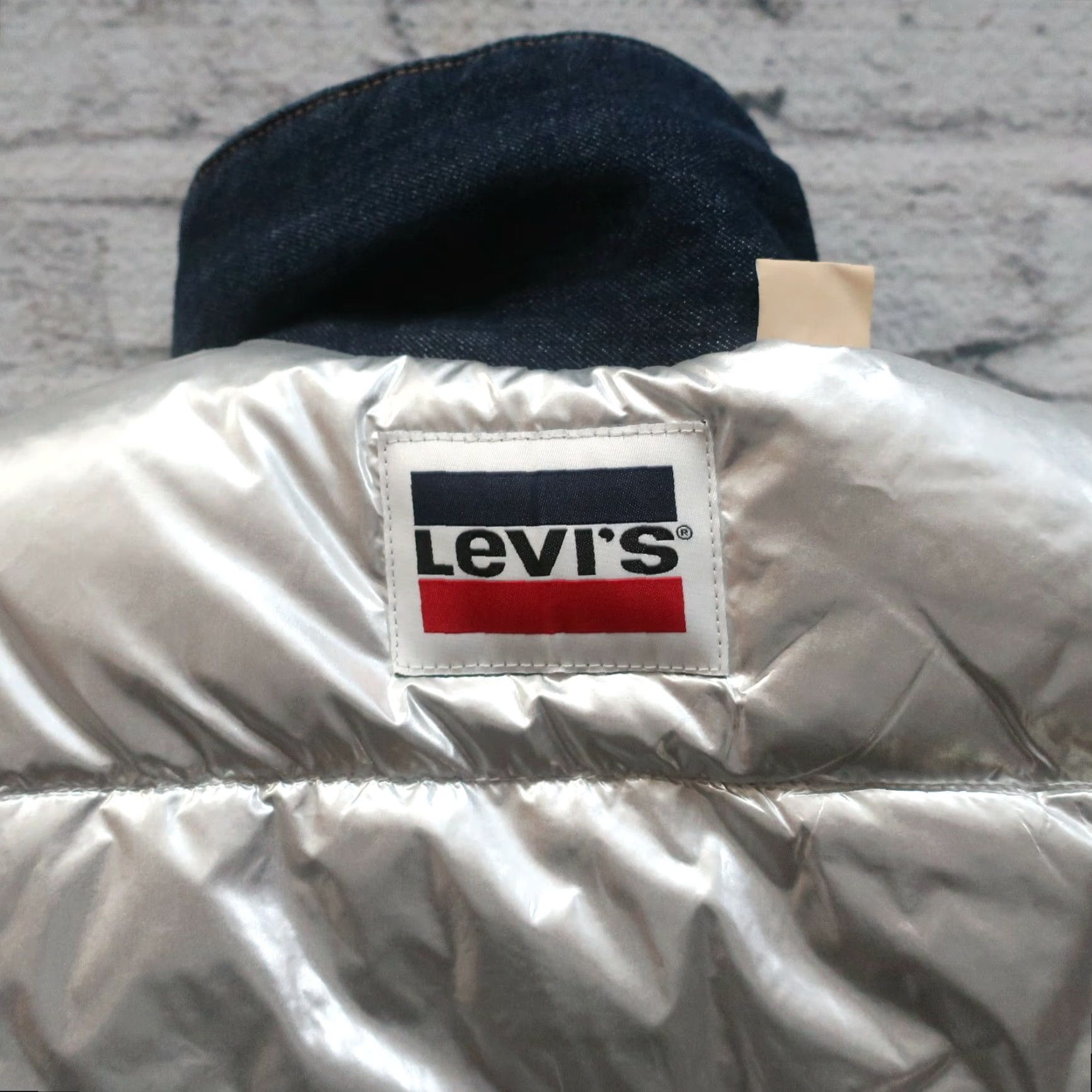 Levi's Levi's Reversible Denim Quilted Down Trucker Jacket Womens Small Silver Shirt VINTAGE (adjusted) Size S / US 4 / IT 40 - 5 Thumbnail