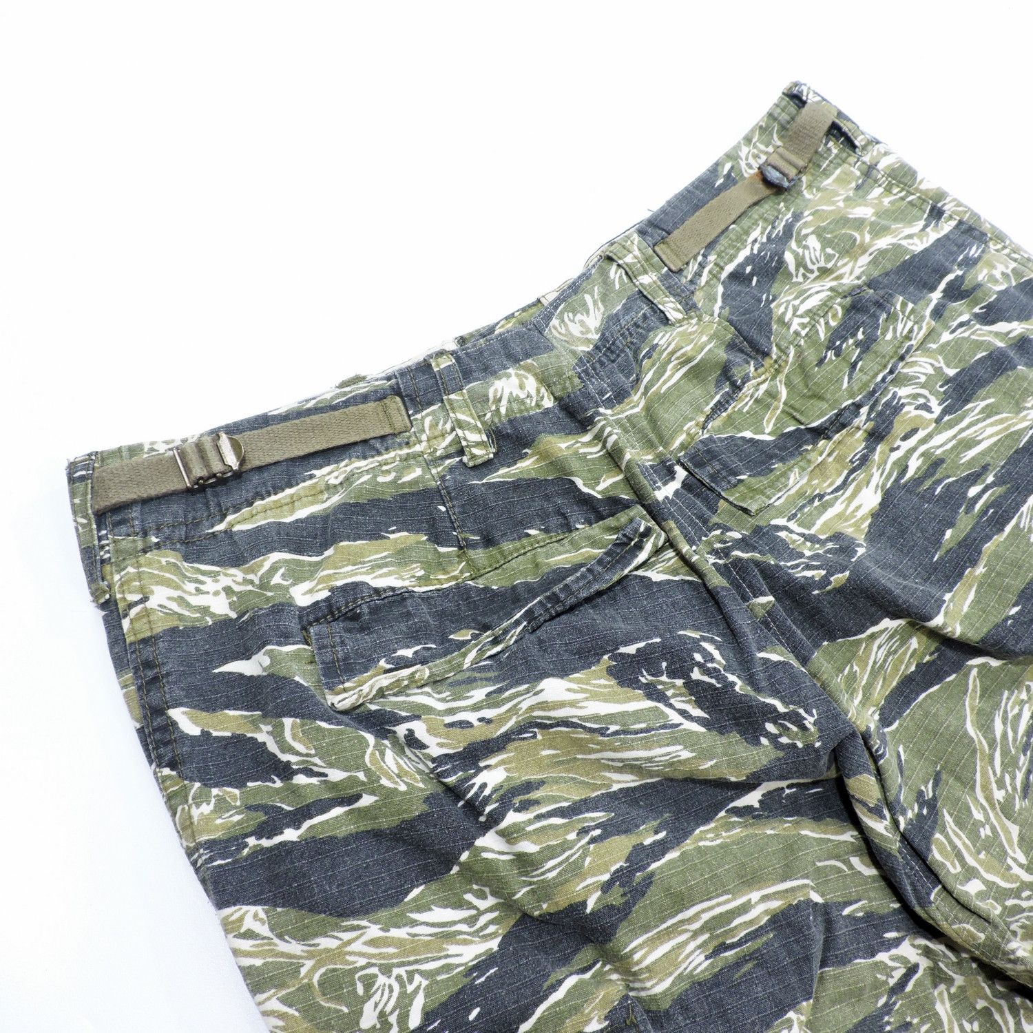 Neighborhood NEIGHBORHOOD TIGER STRIPES PATTERN COMBAT CARGO SHORT PANTS Size US 32 / EU 48 - 14 Thumbnail
