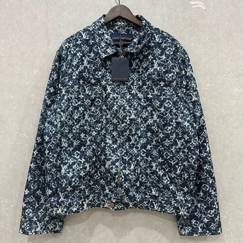 Louis Vuitton Louis Vuitton Full Logo Zip Jacket 2505-Nextarrow Size US XL / EU 56 / 4 - 1 Thumbnail