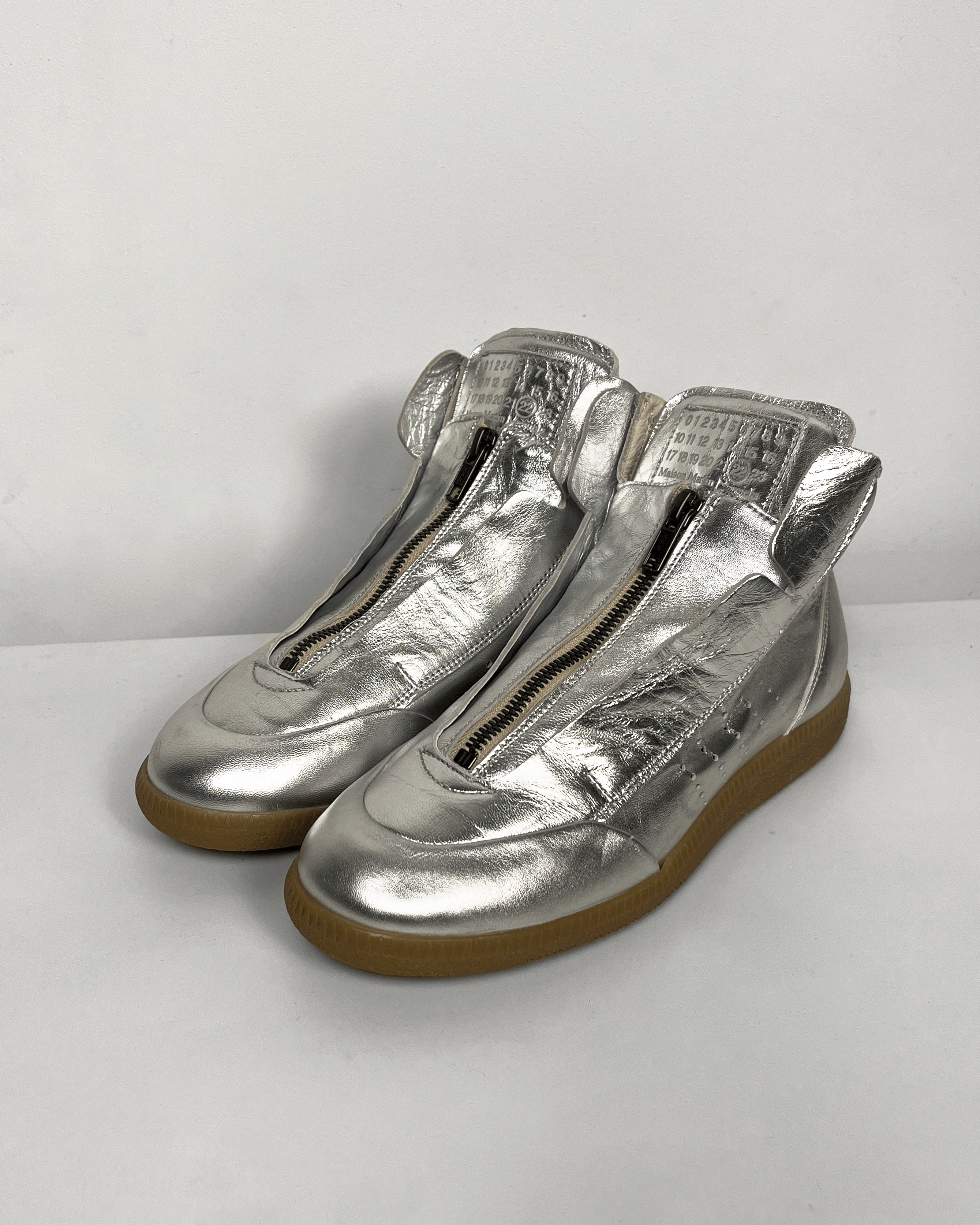 Maison Margiela Maison Margiela Silver Future High Top Sneakers Size US 5 / EU 37 - 6 Thumbnail