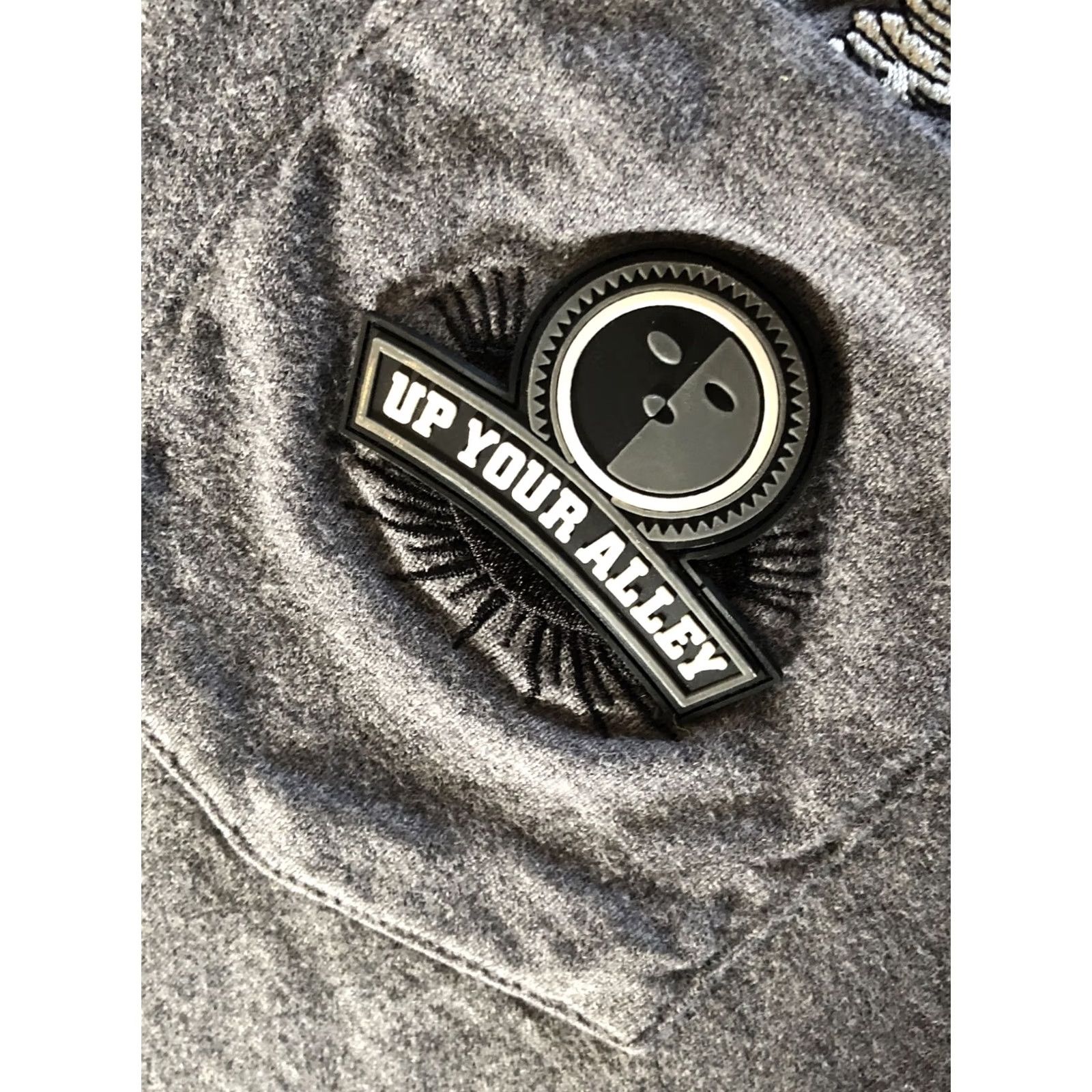 Vintage VINTAGE Warner Bros. T-Shirt Adult XL Gray Embroidered Pocket Bowling Taz Up Your Alley LOONEY TUNES 90s Size US XL / EU 56 / 4 - 3 Thumbnail