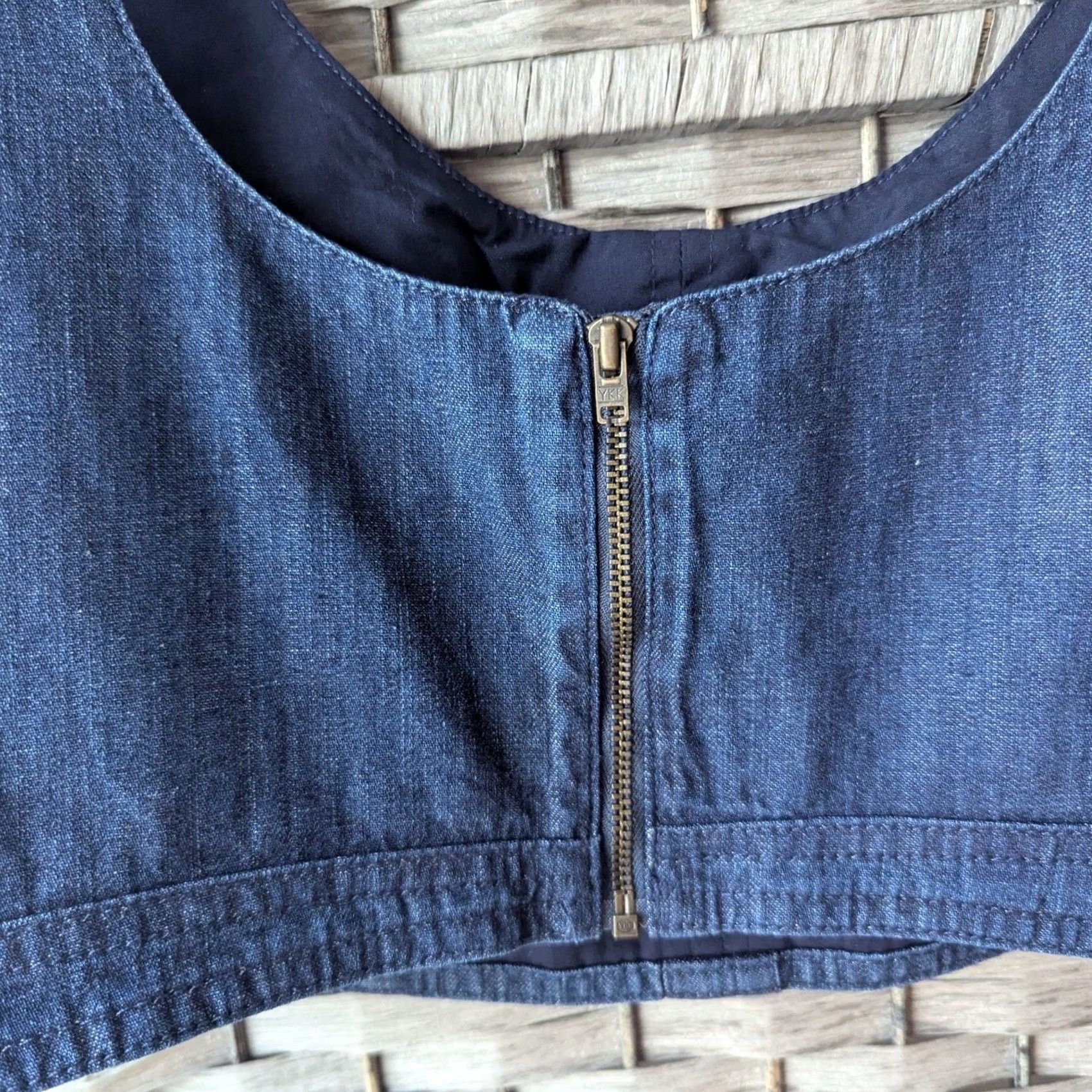 Banana Republic Banana Republic Denim Crop Top Indigo Blue Button Front Back Zip Womens Sz 10 Size L / US 10 / IT 46 - 4 Thumbnail