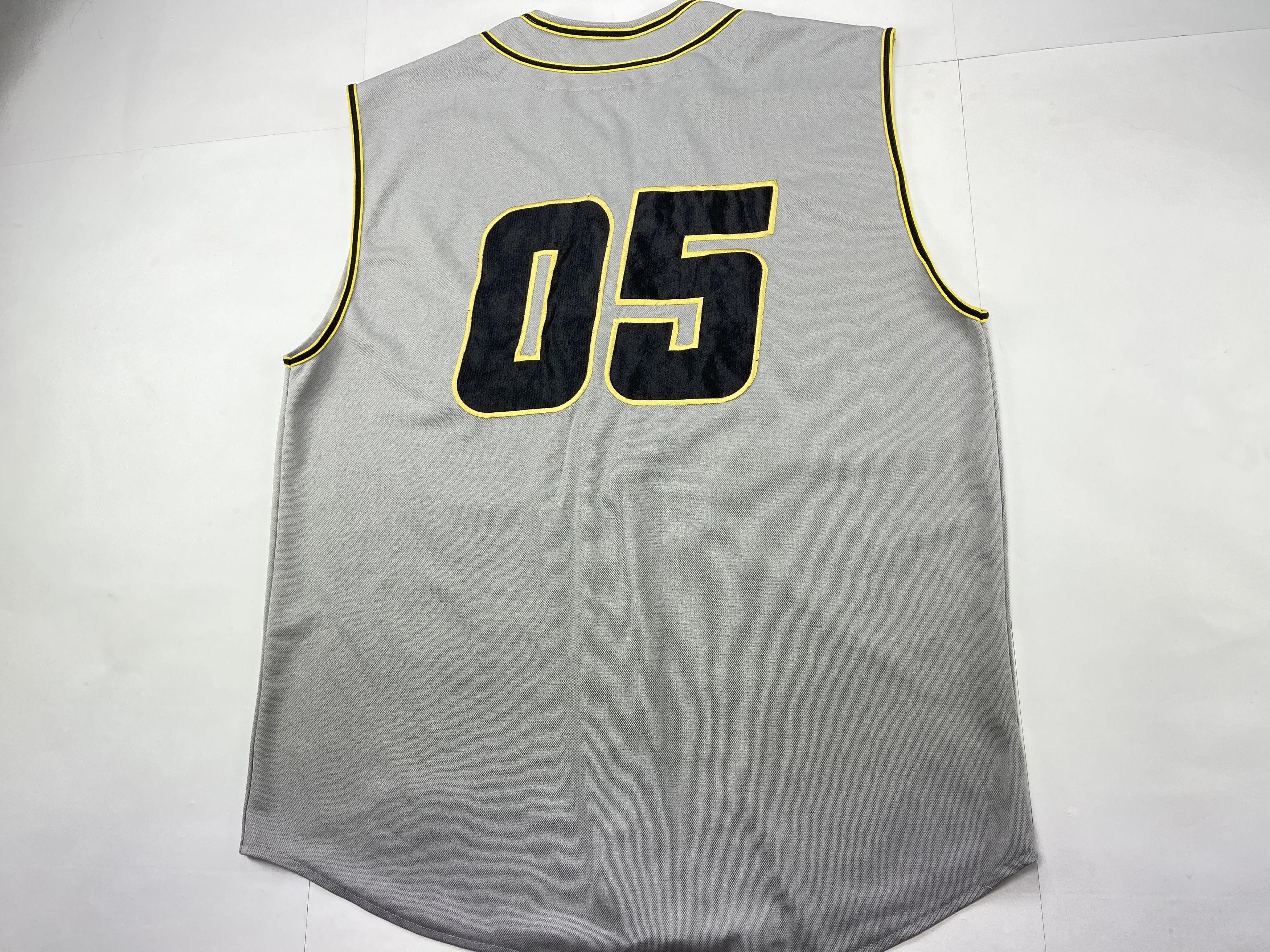 Fubu FUBU jersey, vintage hip hop t-shirt, 90s hip hop skater XL Size US XL / EU 56 / 4 - 11 Thumbnail