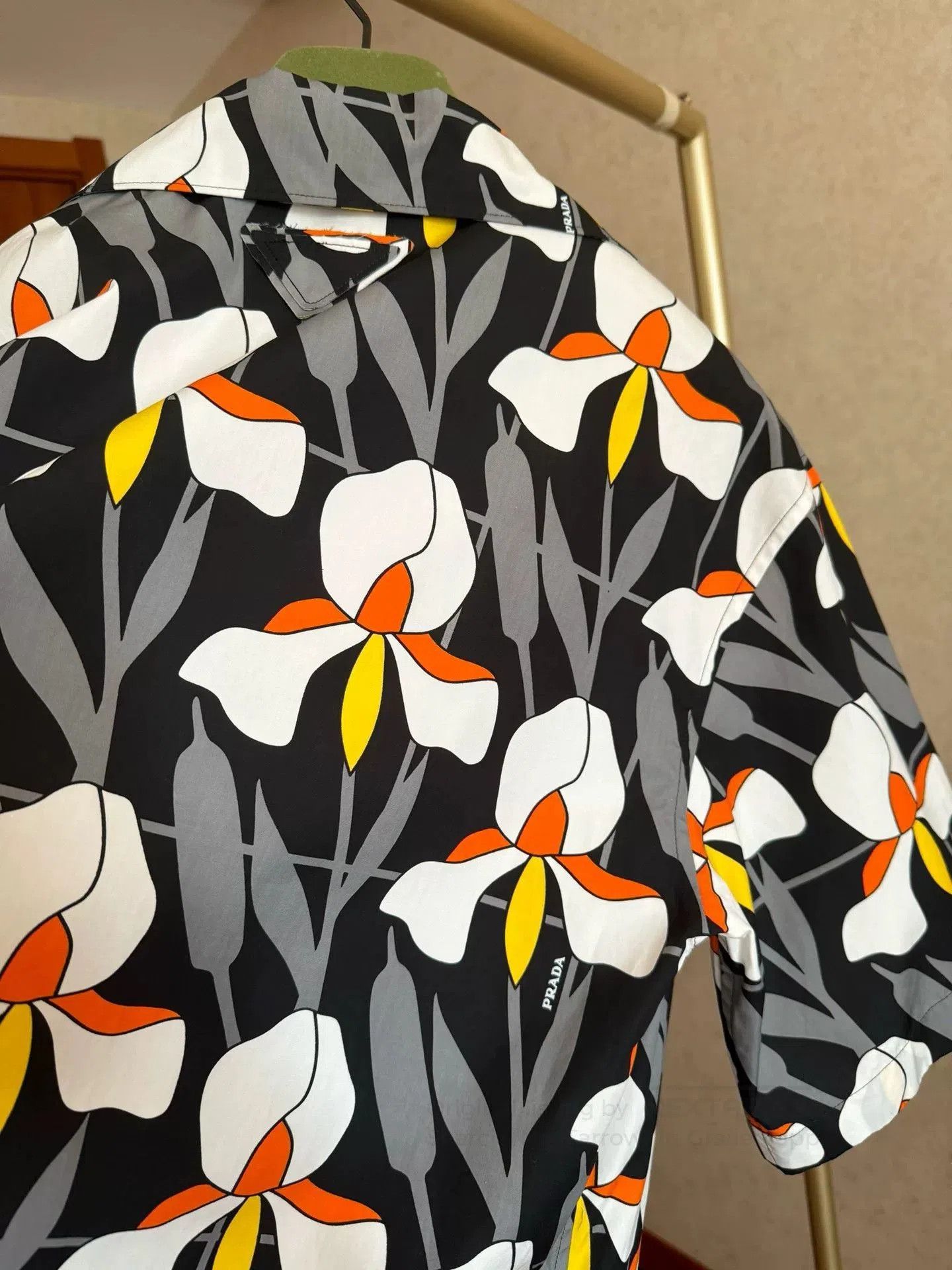 Prada Prada Women's Floral Print Shirt. Size XS / US 0-2 / IT 36-38 - 3 Thumbnail