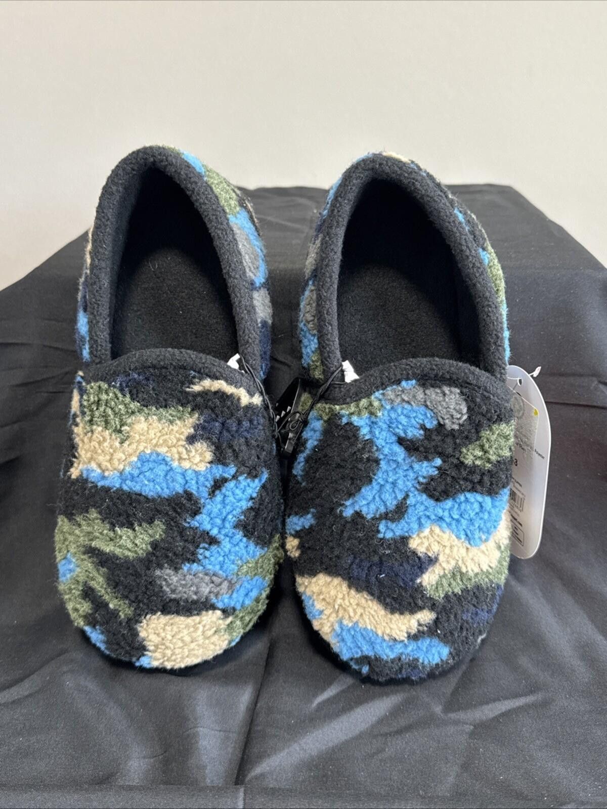 Other Wonder Nation Toddler Boys' Camo Slipper Size 2-3 (360) Size US 5 / EU 37 - 2 Thumbnail
