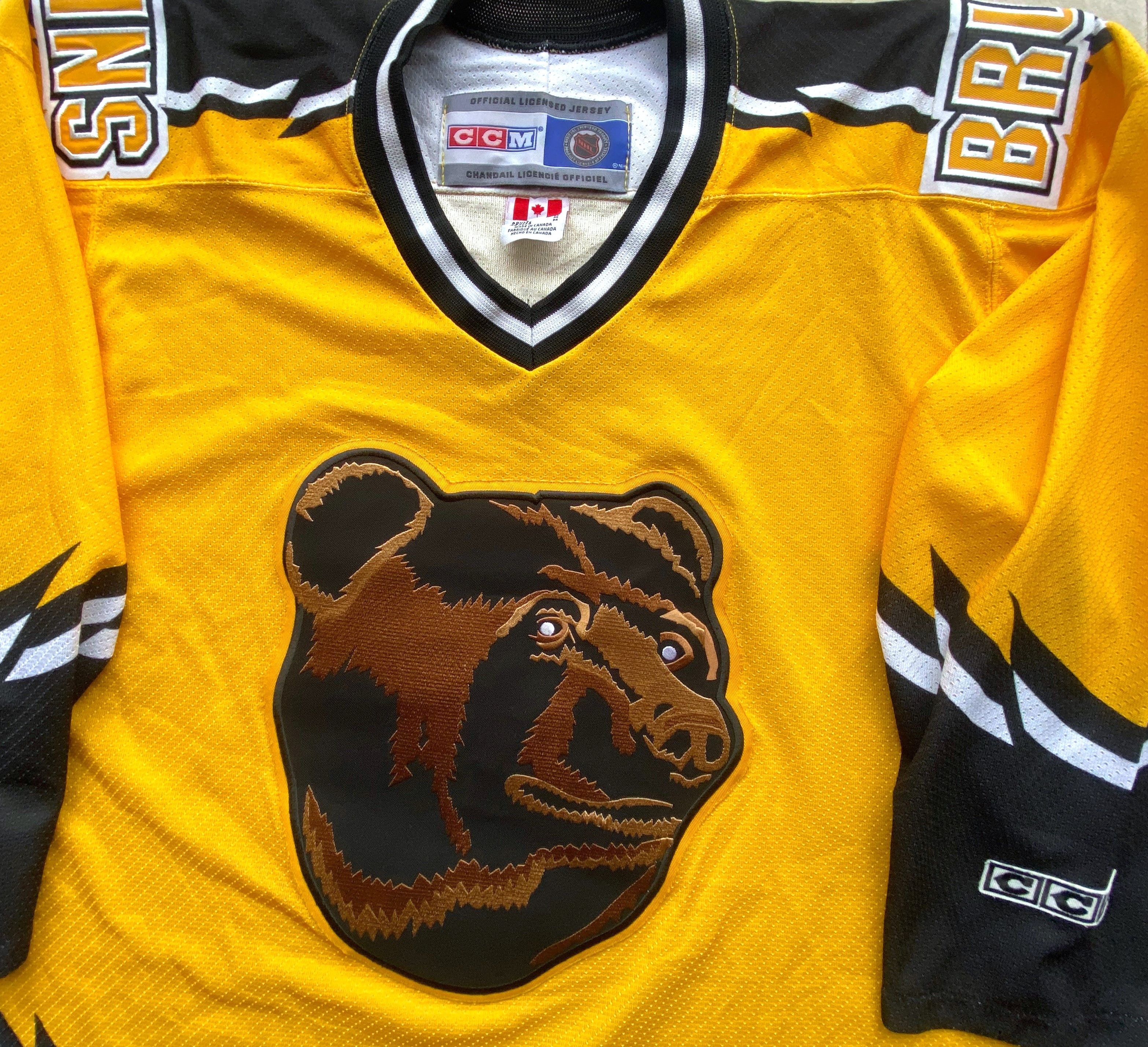 Ccm Boston Bruins 2000s CCM Pooh jersey M gold alt NHL vintage Size US M / EU 48-50 / 2 - 3 Thumbnail